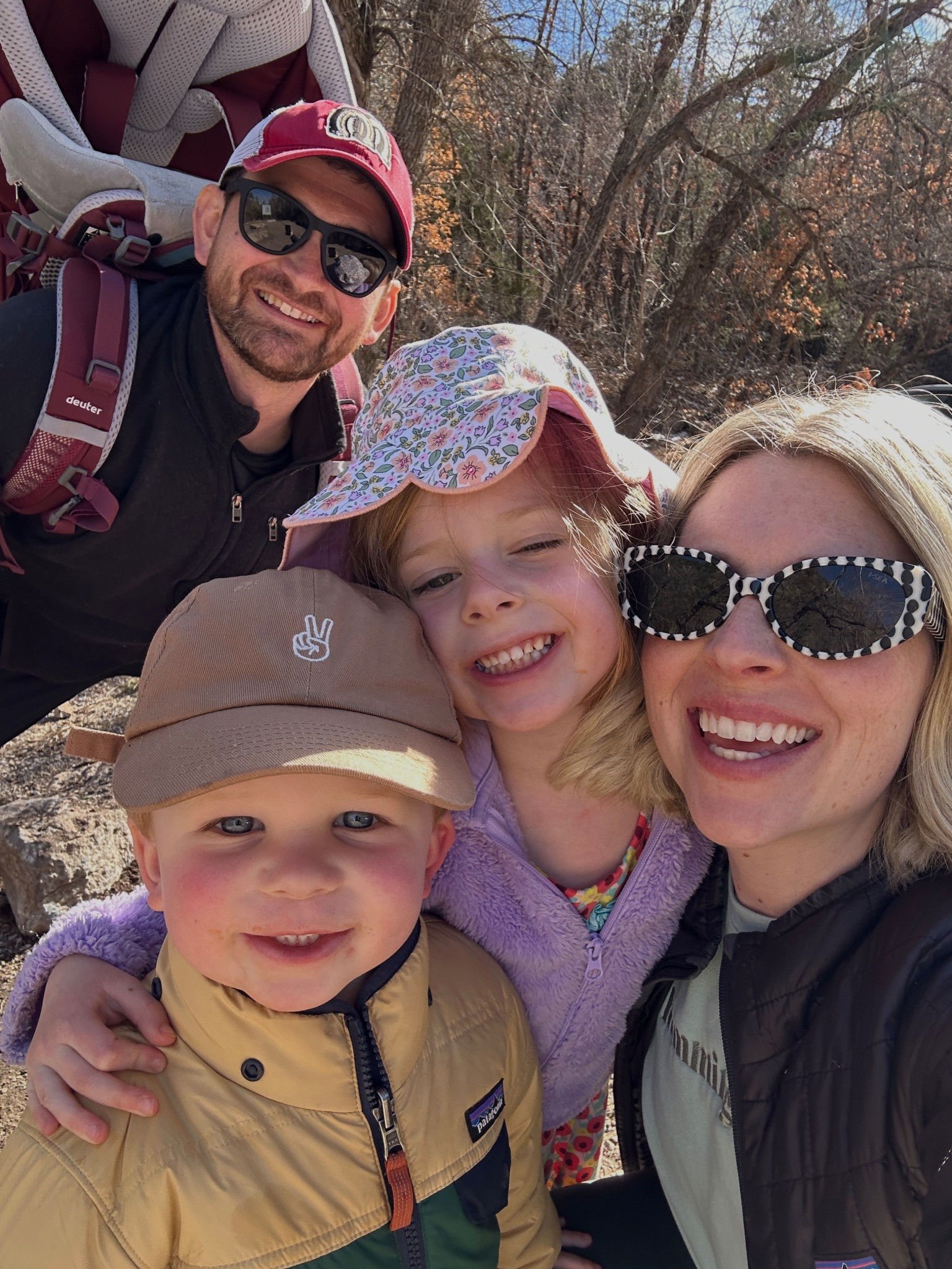 Hiking is more fun with playful sunnies