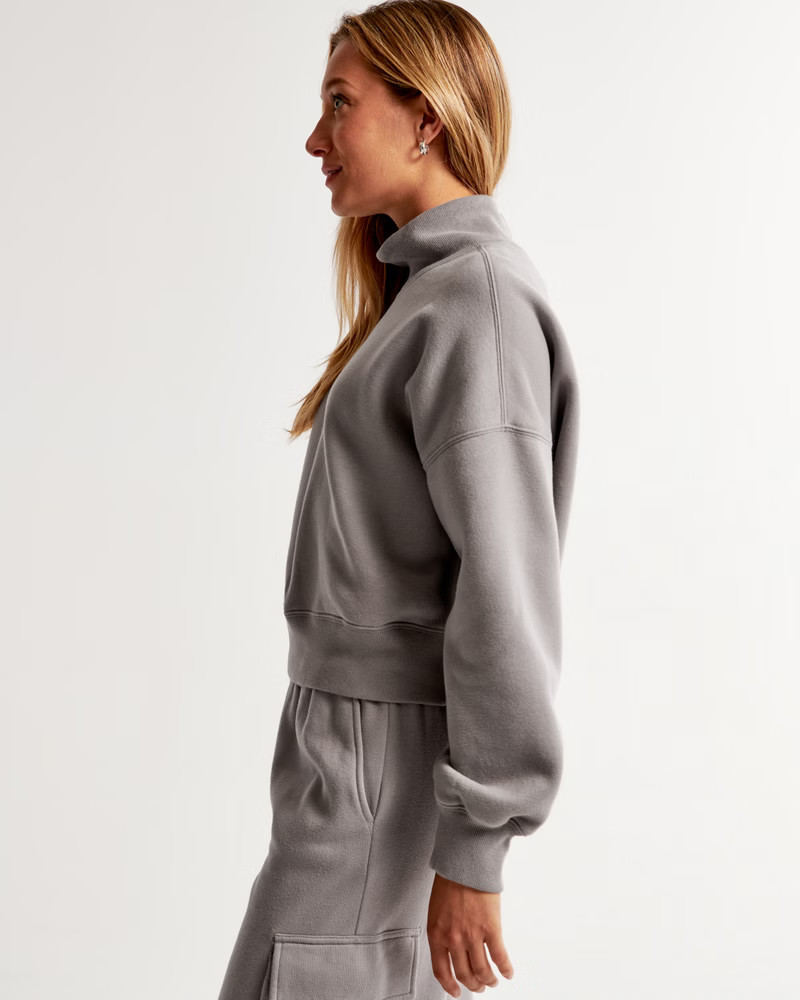 Essential Sunday Mock Crew | Abercrombie & Fitch (US)