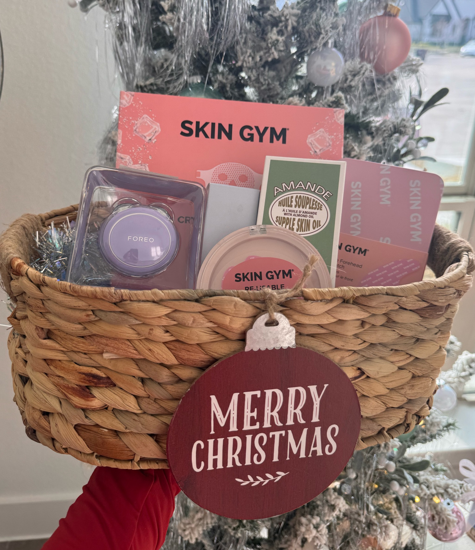 Walmart gift idea for the beauty lover 🎁 @walmart #walmartpartner #walmart

Gifts for her, gift guide, gift ideas, beauty finds, Walmart finds 

#LTKHoliday #LTKGiftGuide #LTKBeauty