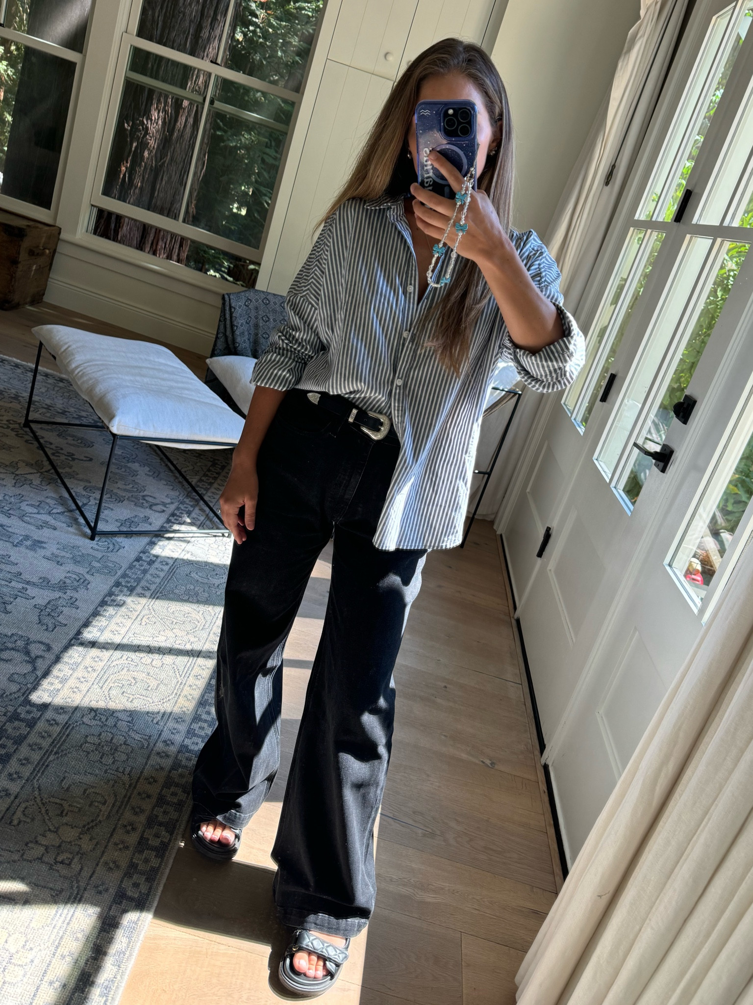 Go to jeans for fall. 

Puddle pusher jeans + a button down + staple belt  

#LTKSeasonal #LTKSaleAlert #LTKFindsUnder50