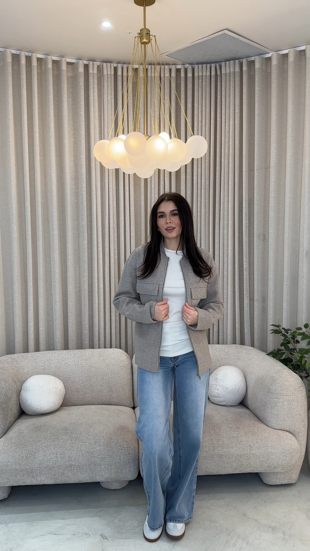 Eight casual chic outfits perfect for the school run, brunch date and errand running 🤍