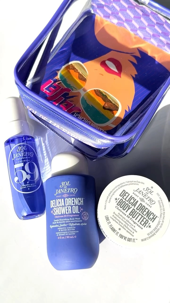 Gifted*

@soldejaneiro just made a cute carry on ready set for the Delícia Drench Collection!

💙 Delícia Drench Jet Set Includes: 
- Shower Oil (90 ml)
- Cheirosa 59 Perfume Mist (30 ml)
- Body Butter (50 ml)

💙 Delícia Drench Scent Profile- 
Top: Velvet Plum, Sugared Violet 
Middle: Vanilla Orchid, Whipped Amber
Base: Sheer Sandalwood, Fresh Vetiver 

#soldejaneiro #soldejaneiro59 #deliciadrench #sdj #sdjdelicia #travelset #giftset #giftideas #giftidea #soldejaneiroperfume #fragrance #fragrances #fragrancecommunity #bodycare #deliciadrenchbodybutter