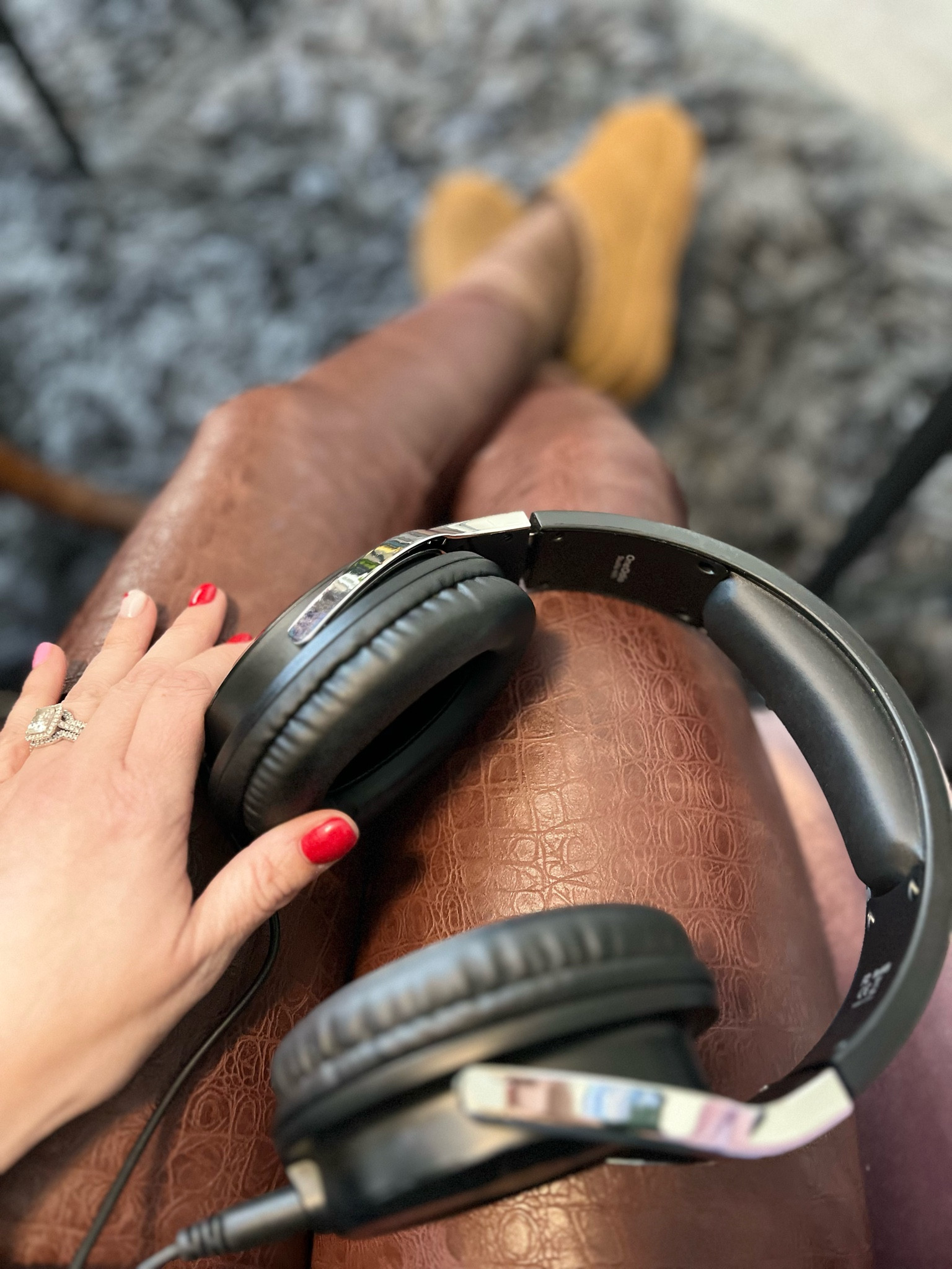 Recording the womensmentalhealthpodcast.com but staying fashionable and comfortable in my commando leggings  

#LTKmidsize #LTKover40 #LTKfindsunder50