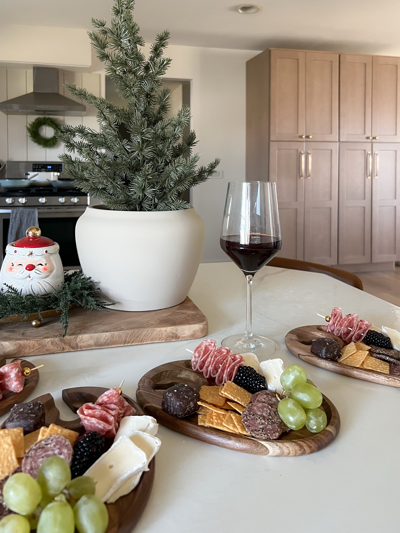 Holiday hosting favs!

#LTKSeasonal #LTKGiftGuide #LTKHoliday