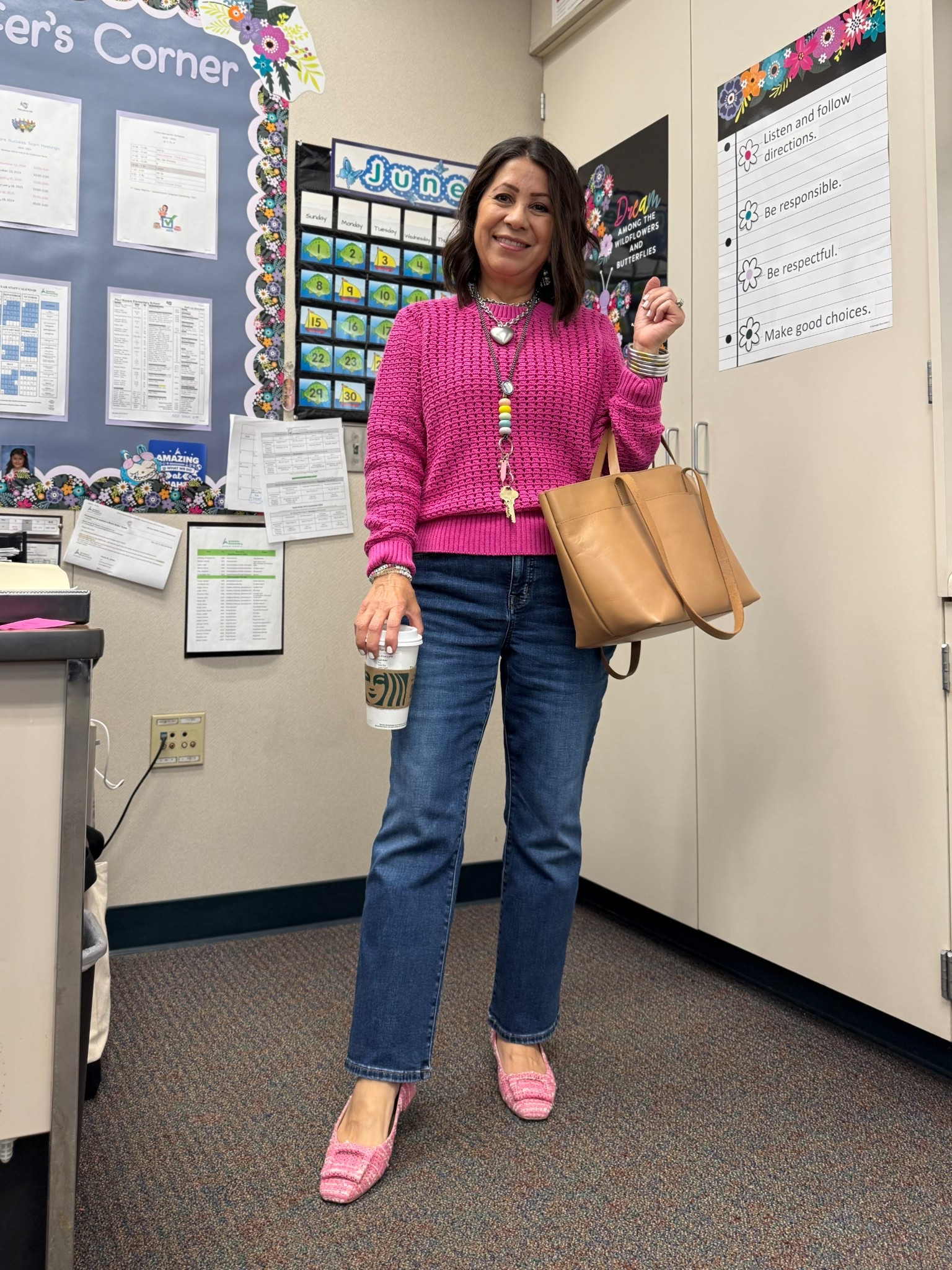 Last week of school ~ teacher outfits 💗



similar sweater linked | petite Madewell jeans | my shoes are no longer available so I linked other pink tweed shoes | puffy heart necklace | teacher outfits | teacher style | teacher fashion 






#LTKSaleAlert #LTKStyleTip #LTKPetite