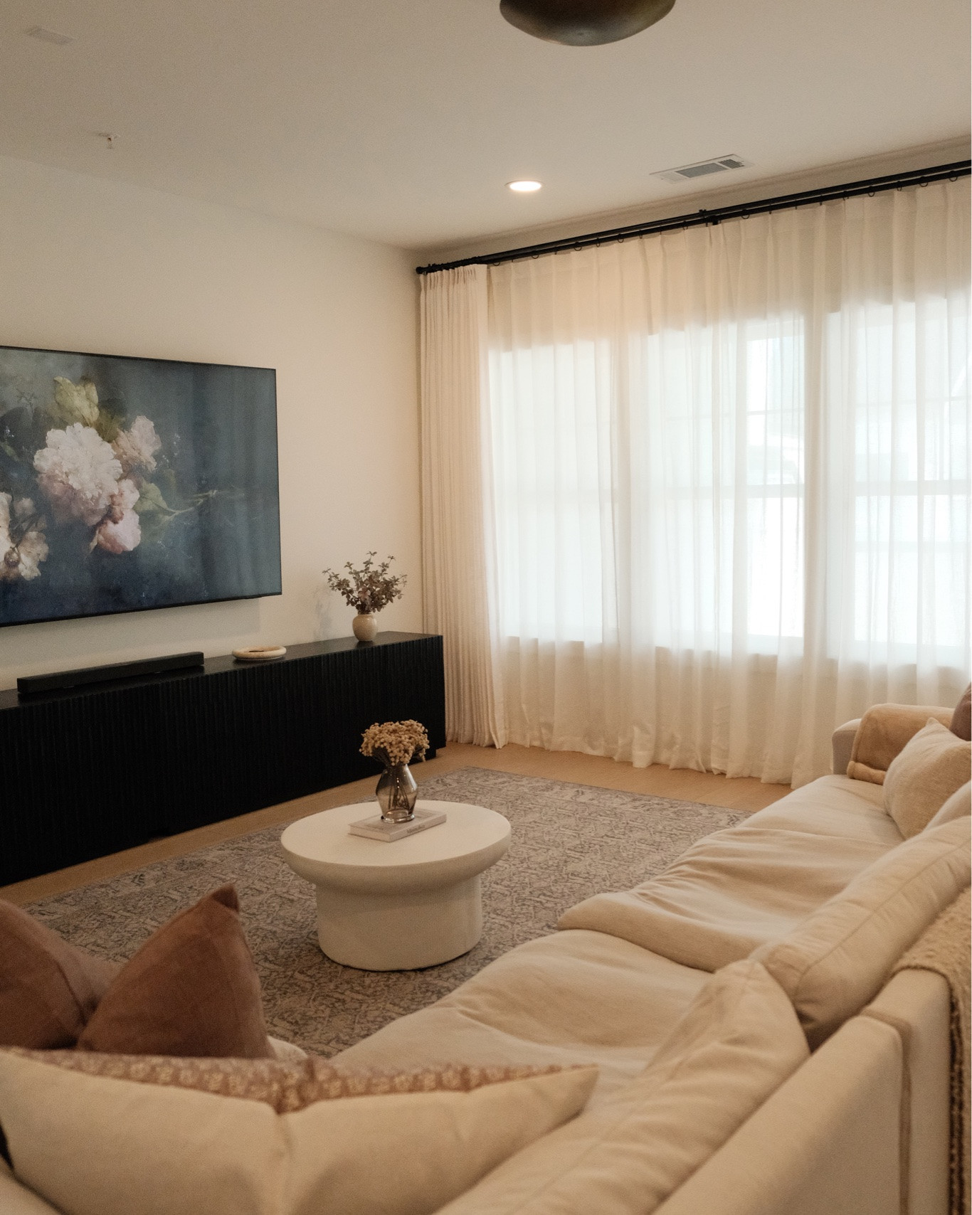 Movie room / Lounge

#LTKHome #LTKSaleAlert
