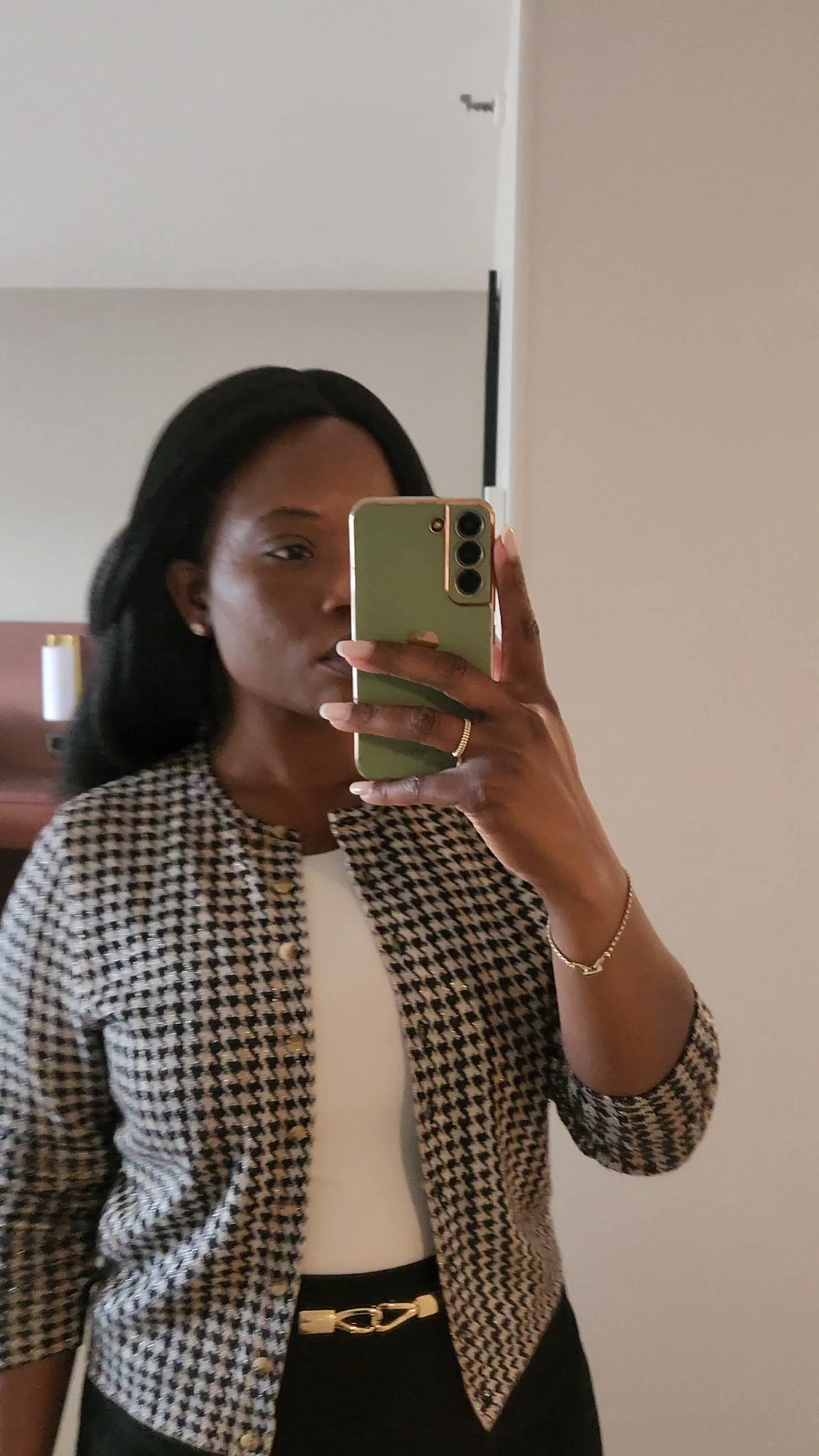 Business casual - what I wore day 4 of the conference. Ann Taylor houndstooth cardigan, Express white bodysuit, Talbots slacks, petite curvy 

#LTKWorkwear #LTKPetite #LTKootd