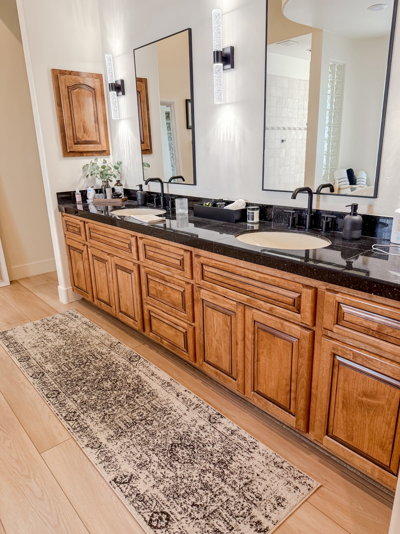 It’s the little things that complete a room, even a bathroom 🛁 🫧 🖤

#LTKHome