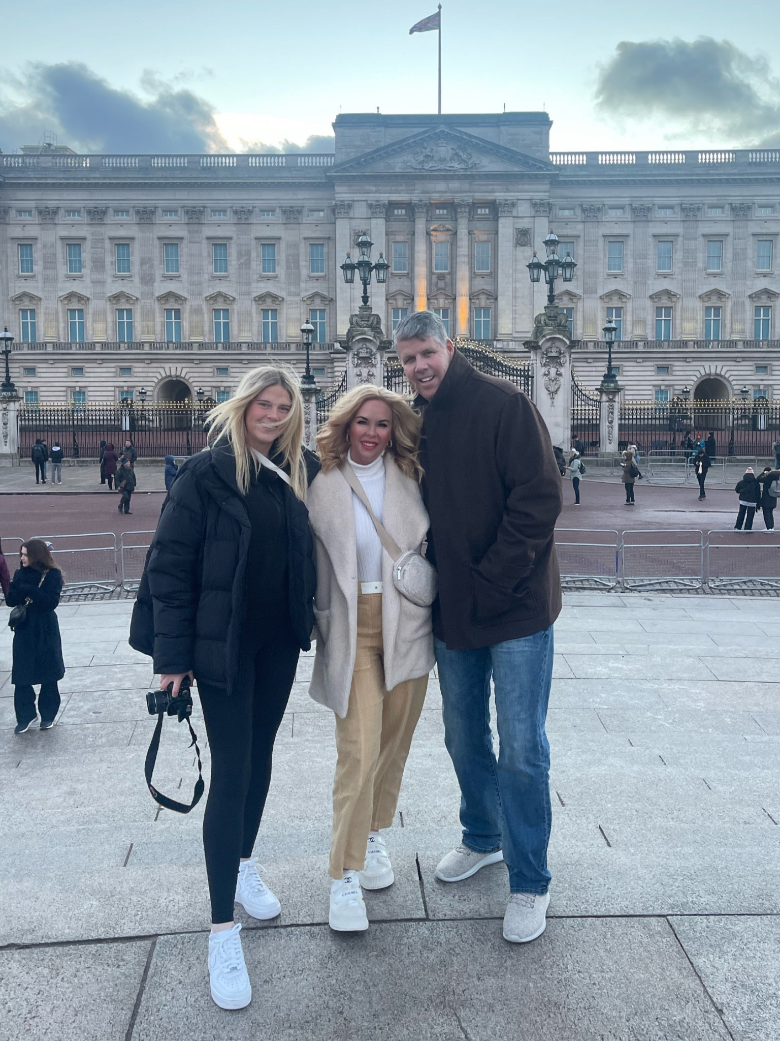 Oh hey, just flew across the pond to become a Royal at Buckingham Palace 😉👑

#LTKtravel #LTKstyletip #LTKSeasonal