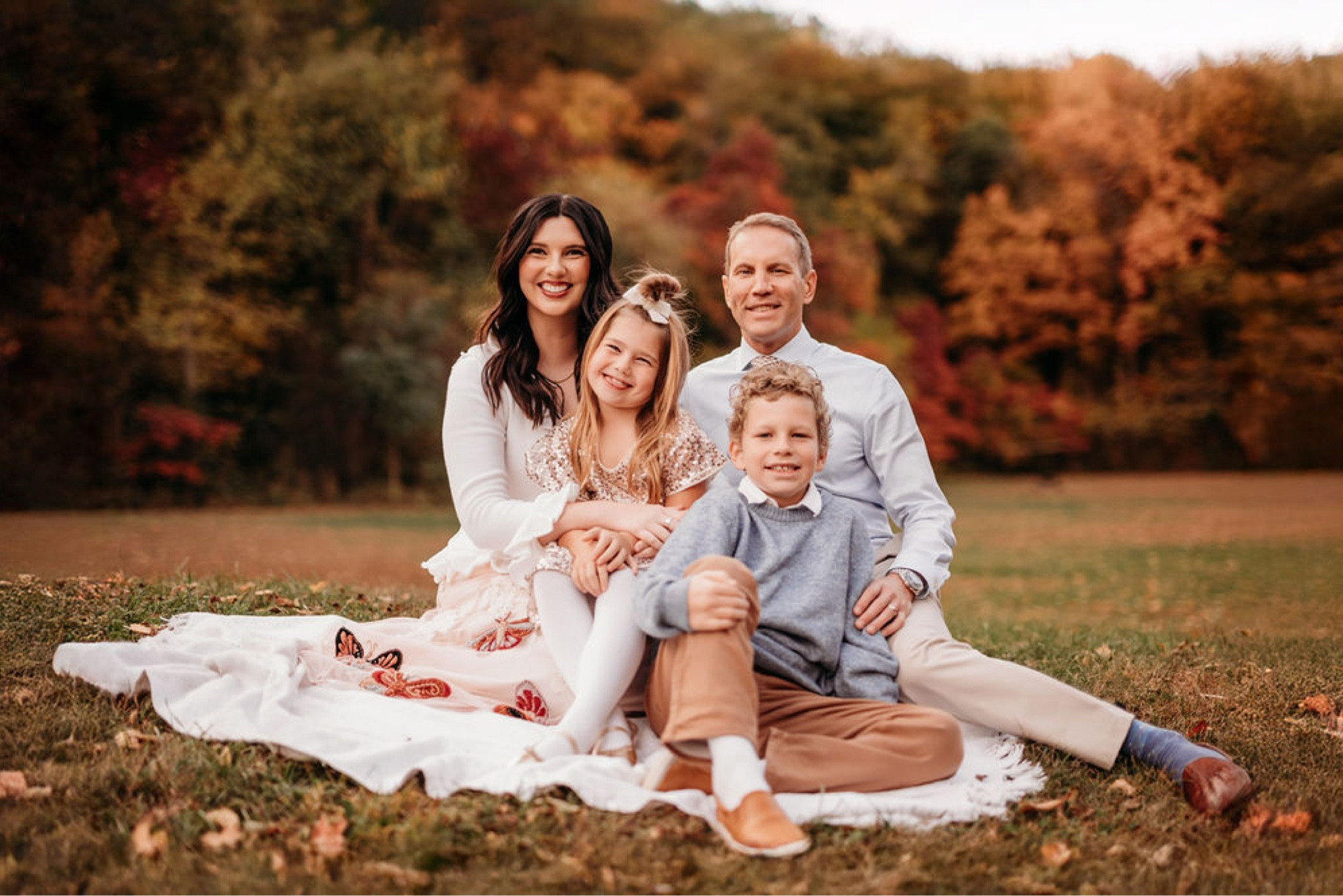 My whole world ❤️

Seriously cannot thank Chardé Barrett Photography enough for these incredible photos! She worked some serious magic with the wild kiddos. We will treasure these forever!



#LTKKids #LTKFamily #LTKSeasonal
