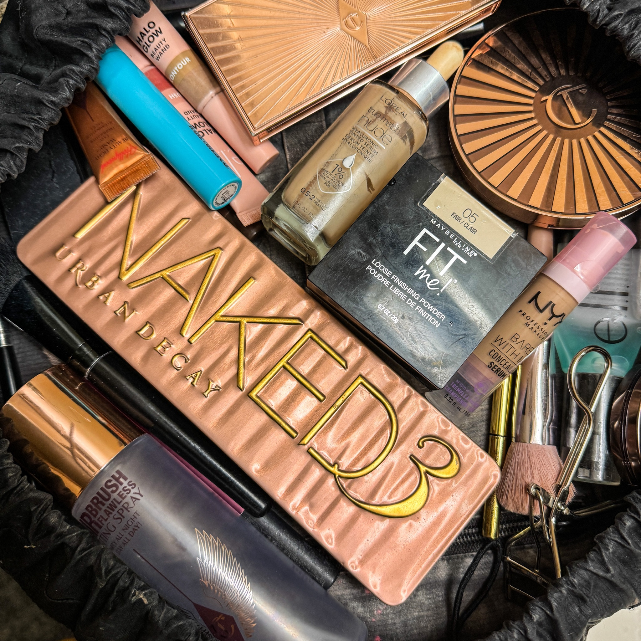 You know when it’s the makeup you are traveling with that it’s the products you use every day. Funny thing was I didn’t realize how cohesive it all looked together. Spot any products you use daily?

#LTKHoliday #LTKtravel #LTKbeauty