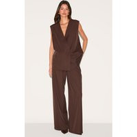 Chocolate Woven Pleated Mid Rise Wide Leg Trouser, Chocolate | PrettyLittleThing UK