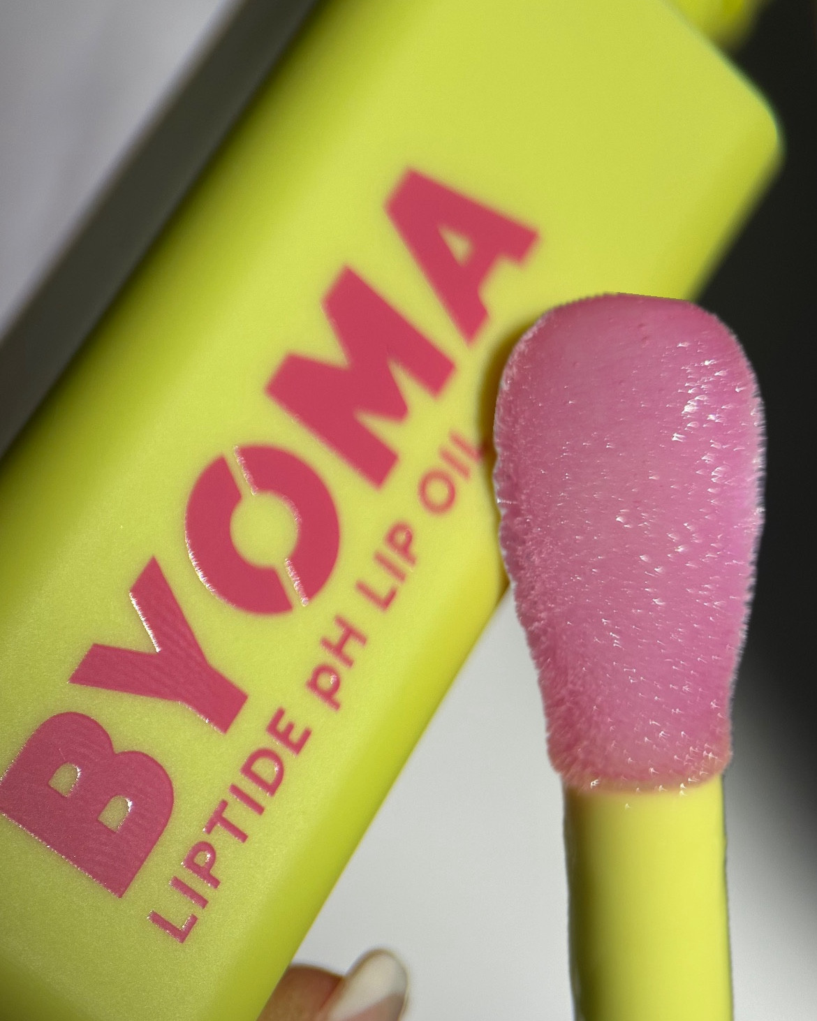 The new byoma lip oils are hydrating, high shine and never sticky. Comes in 3 different formulas, one clear, one ph adjusting and one lip mask 💞🤤

#LTKGiftGuide #LTKbeauty #LTKeurope