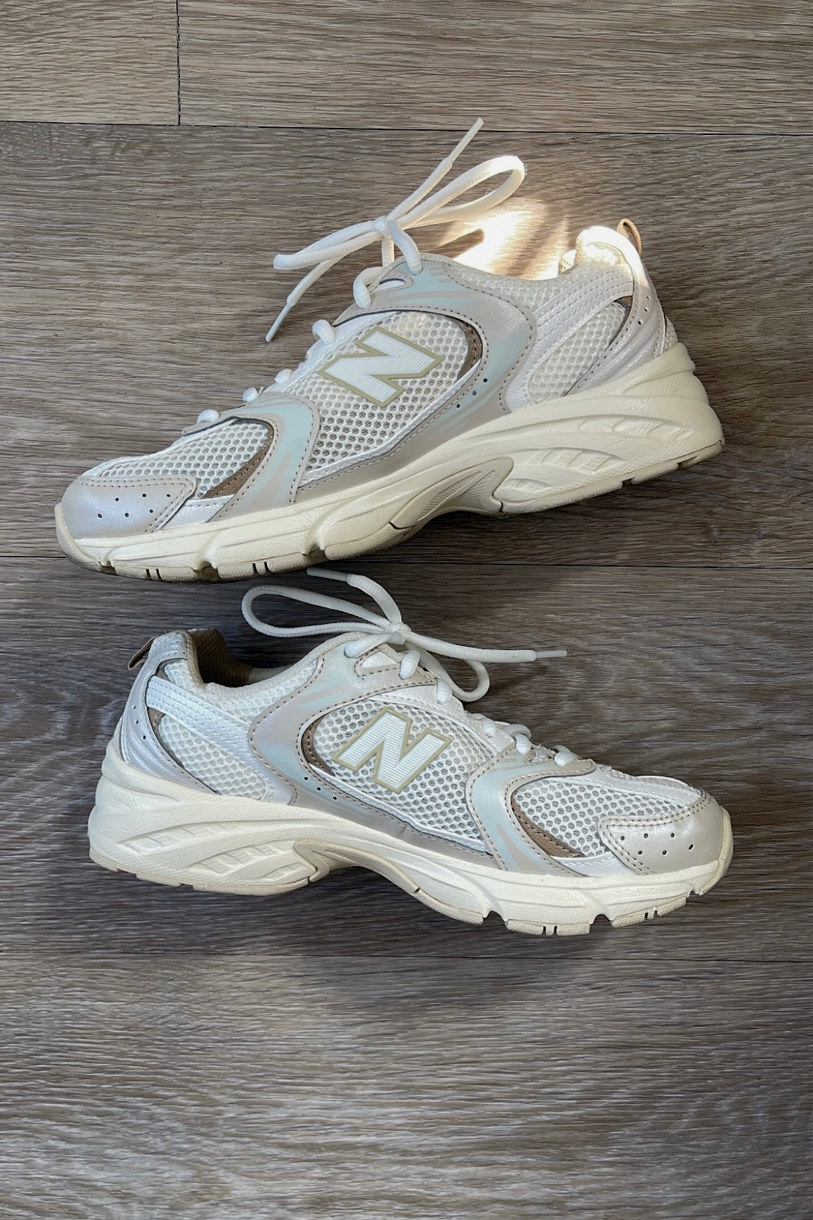 New Balance 530
Neutral sneakers 
dad shoes

#LTKshoecrush #LTKstyletip