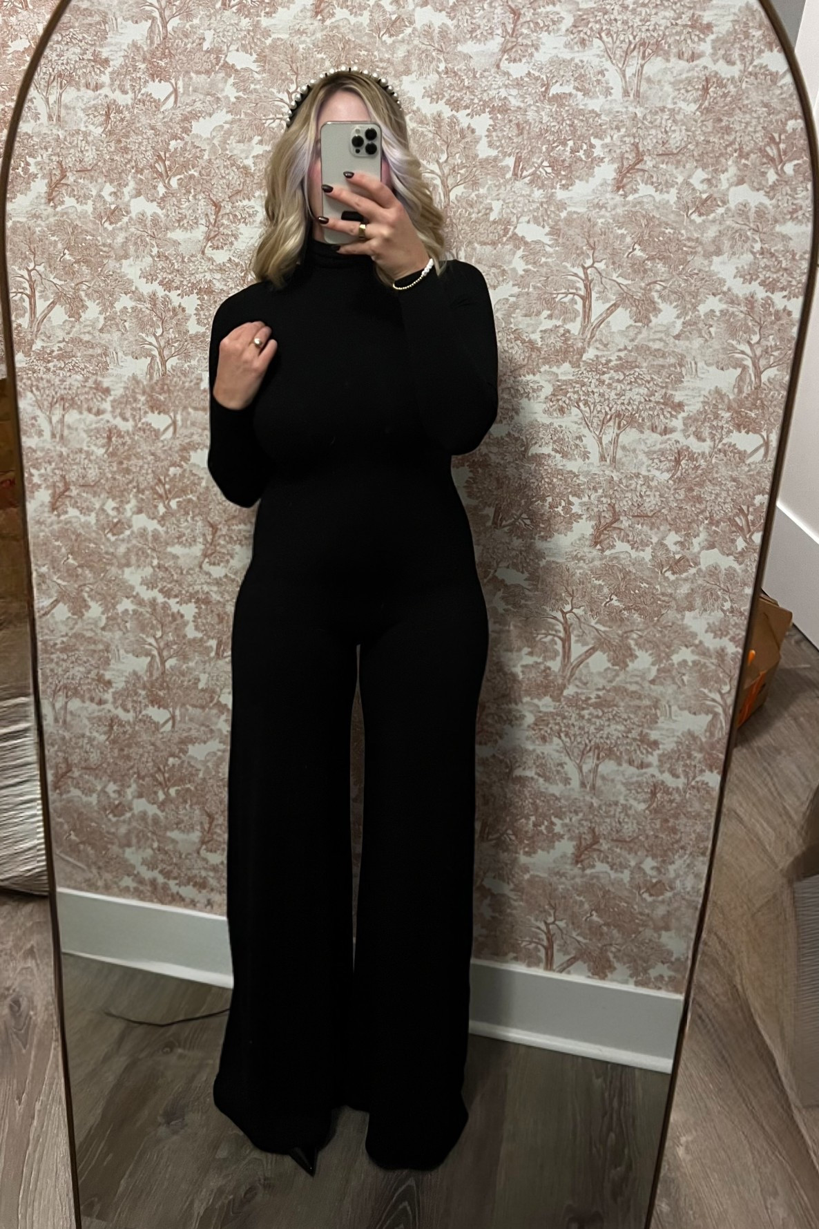 Effortless, sculpted, and always a confidence boost.
This Naked Wardrobe jumpsuit is officially my new “throw on and look put-together in 10 seconds” uniform.
Linked my exact one + a few other colors I’m eyeing. 🤍✨

Tap to shop + save for later!

#NakedWardrobe
#OOTDStyle
#LTKFallFashion
#LTKUnder100
#MinimalStyle

#LTKHoliday #LTKSeasonal #LTKFindsUnder100