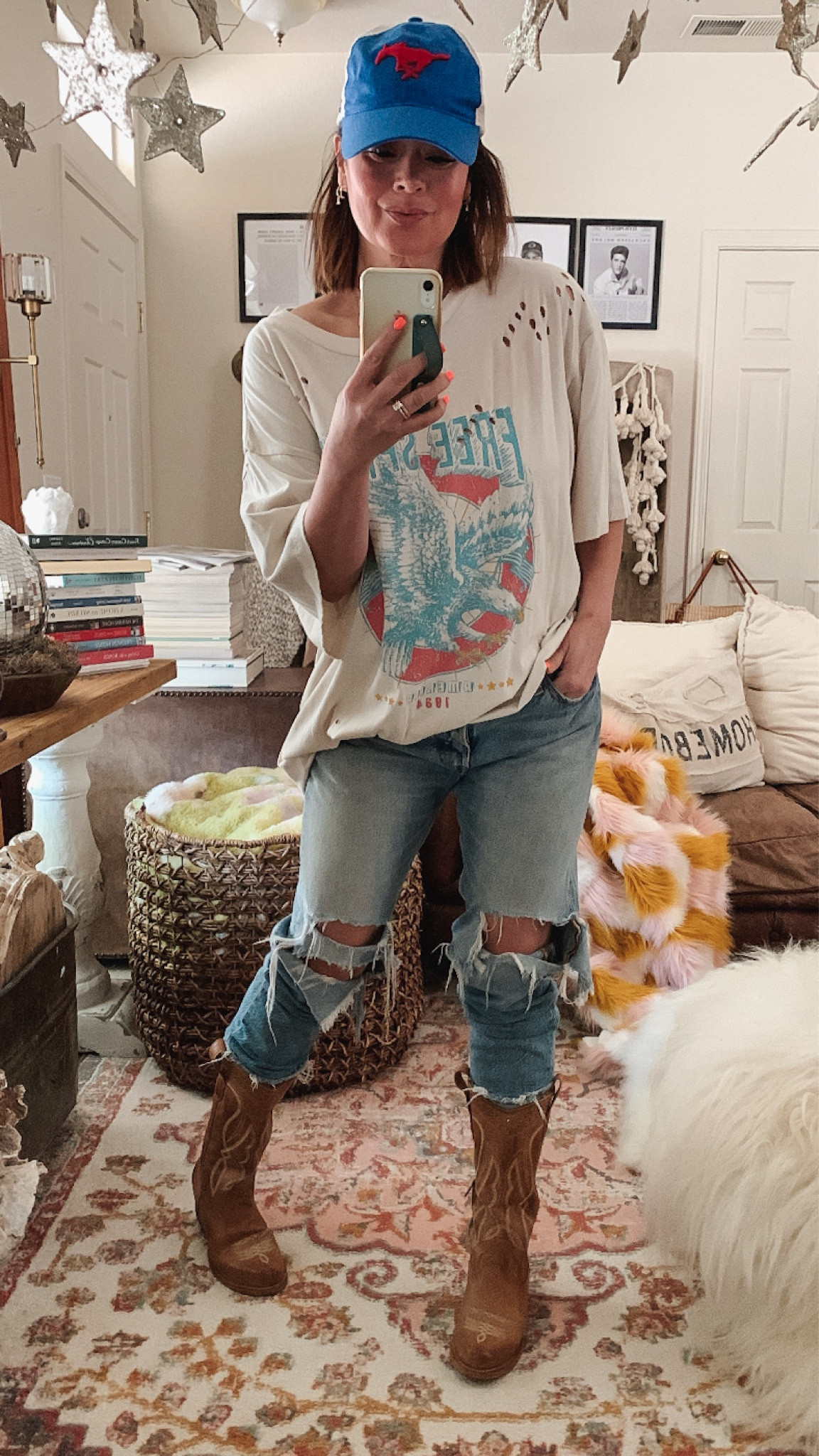 Country style
Levi’s
Oversized tees
Freebird tees
Cowboy boots


#LTKSaleAlert #LTKStyleTip #LTKShoeCrush