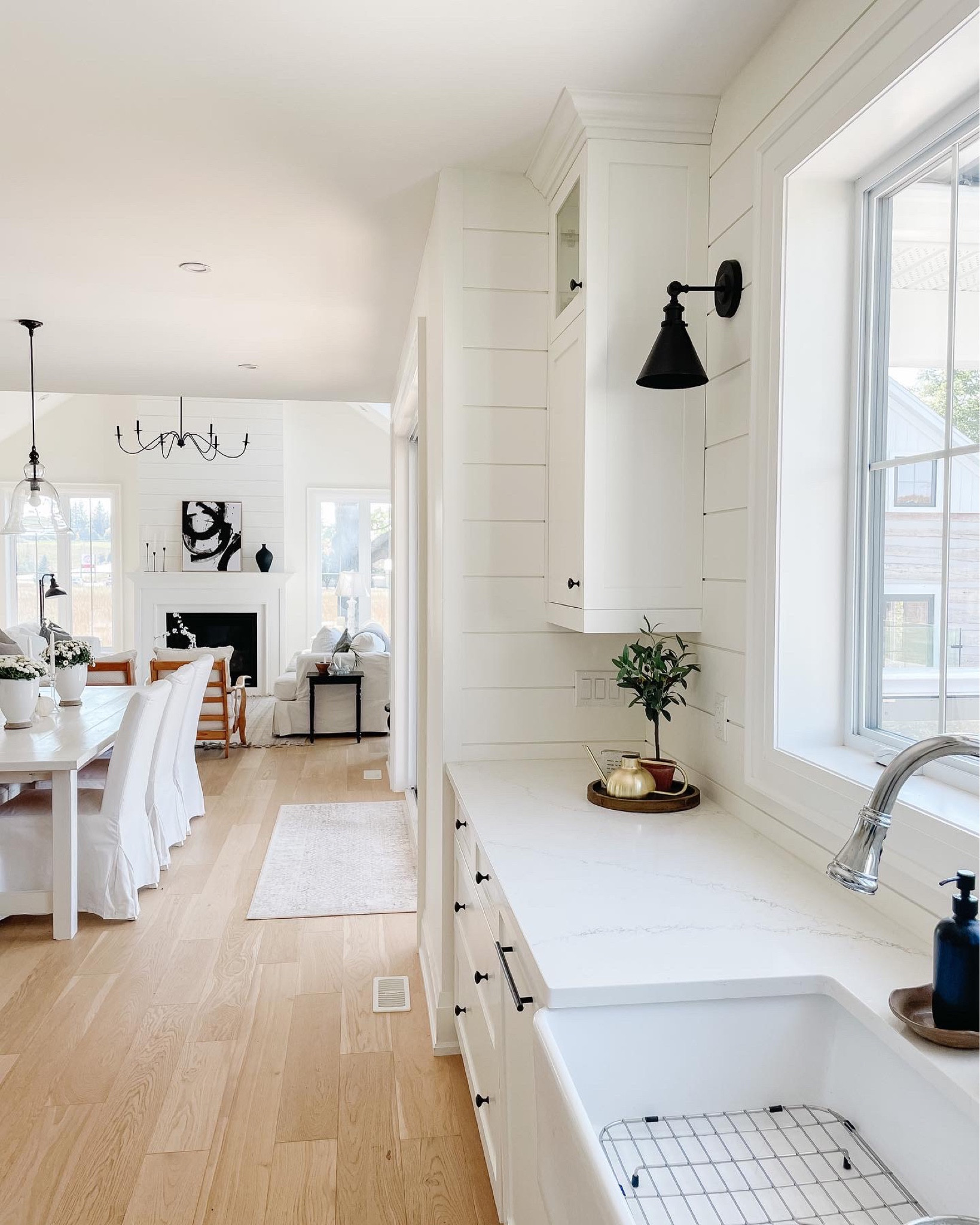 KITCHEN VIEW 

Fall is here and neutrals work so well this time of year!! 