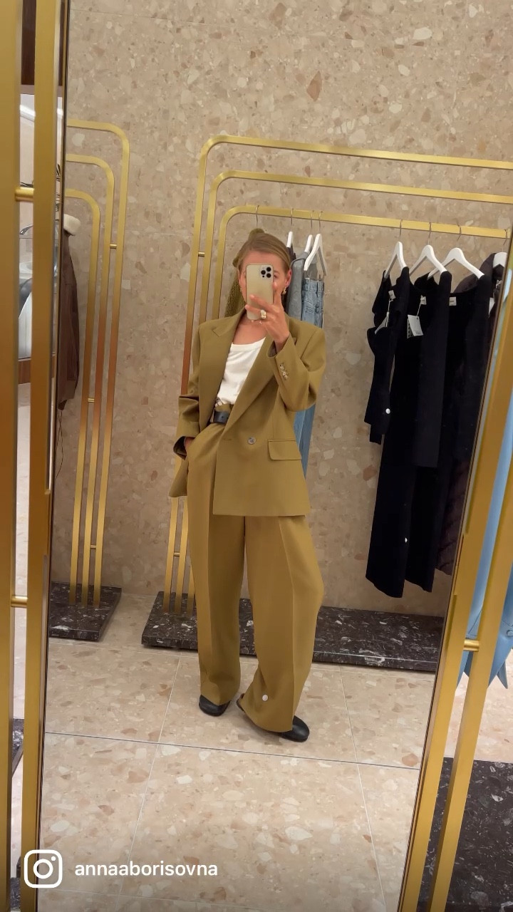 KHAITE | FallWinter22 👏🏼

@khaite_ny @kadeweofficial 

#dress #dressoftheday #dresswomen #womendress #dressingroom #ootd #selfie #ootd #outfitinspiration #lavendelsweater #oversizedtrousers #woolpants #sundaylotd #sundayootd #lookoftheday #outfitiftheday #jacket #brownjacket #oversizedjacket #sweater #khaiteny #oversizedsuit #suit

#LTKunder100 #LTKstyletip #LTKSeasonal