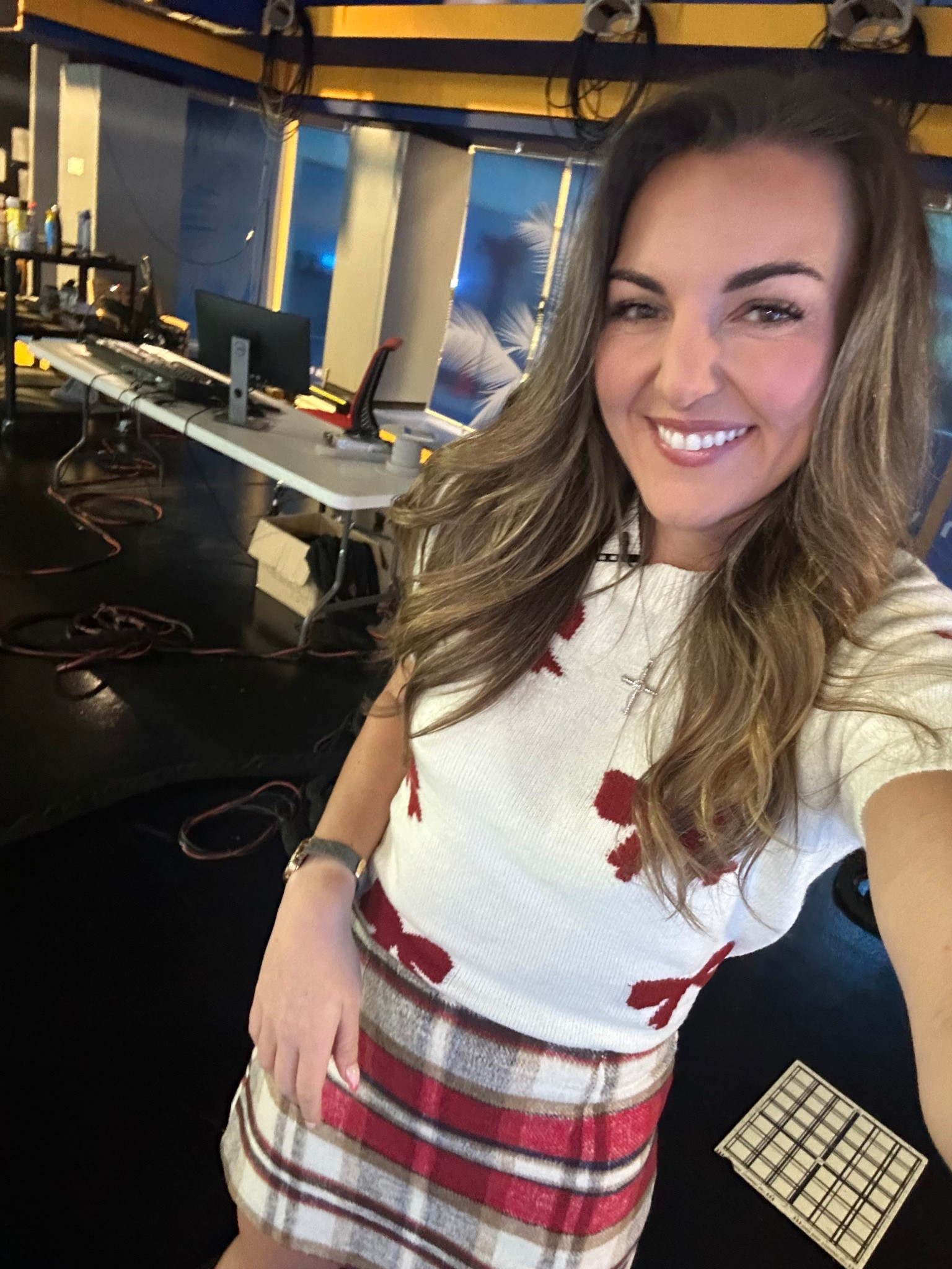 Saturday morning holiday work fit #holiday #work #below25