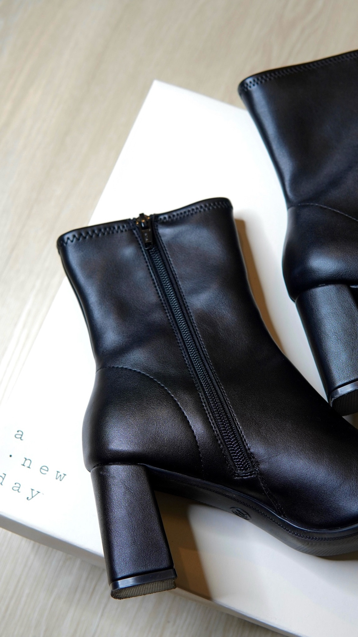 a black boot you need in your wardrobe. 


#LTKshoecrush #LTKSeasonal #LTKstyletip
