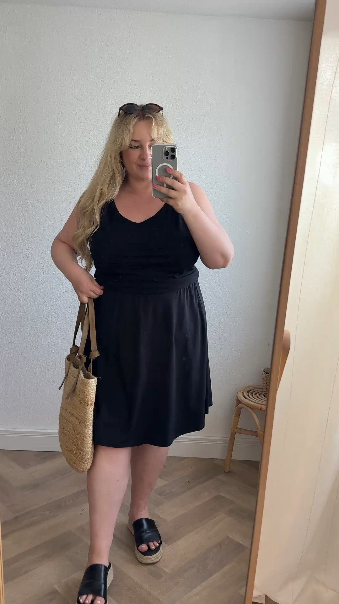 All black summerlook 🖤

#plussizefashion #muster #beachoutfit #curvy #summer

#LTKdeutschland #LTKplussize #LTKsummer