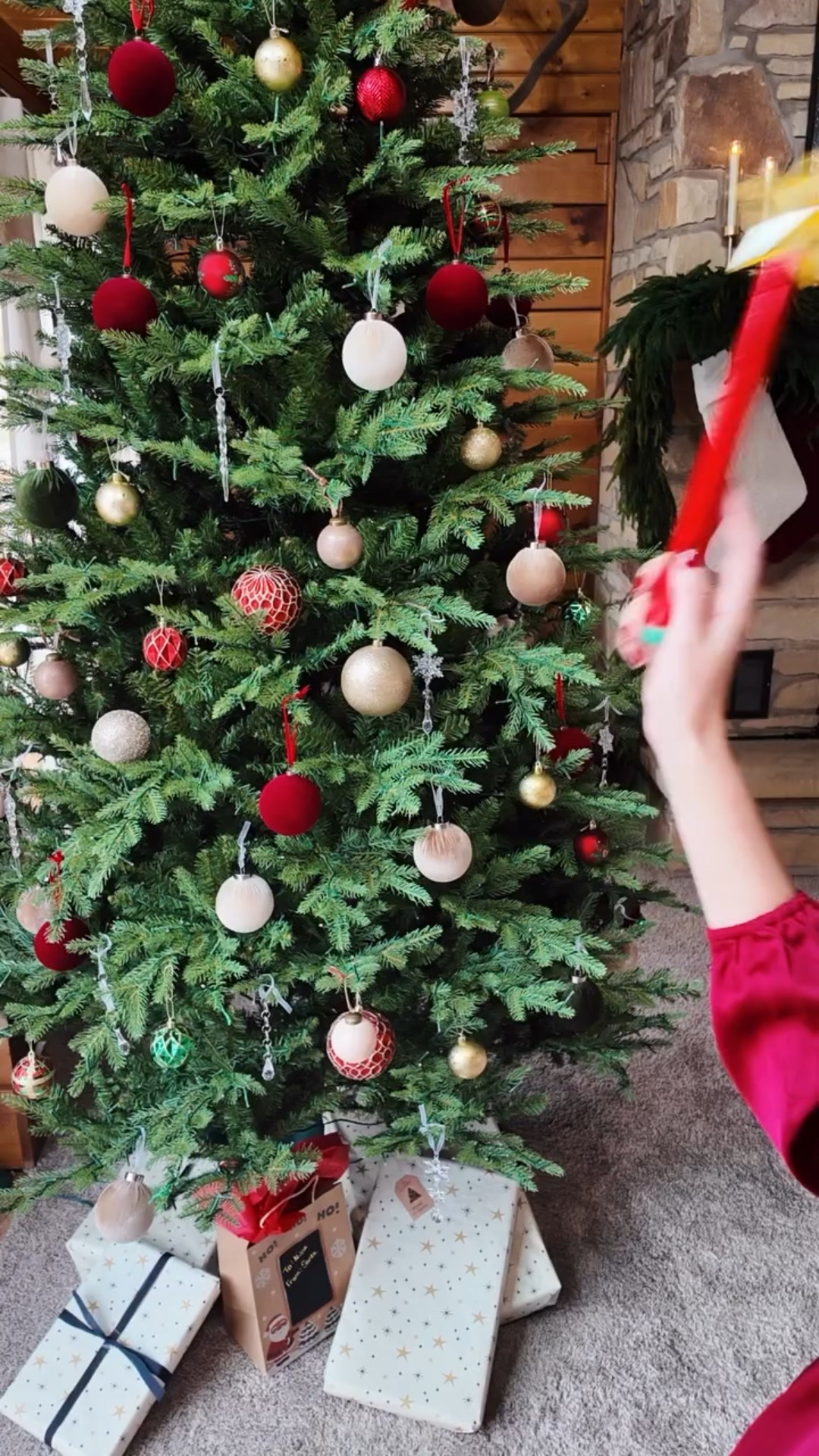 It’s finally timeee! ✨ I couldn’t wait any longer to share my Christmas decor favorites with you. Did you catch the magic wand moment?! 🎄🪄

Comment SHOP and I’ll send you all the links so you can start adding a little Christmas magic to your home. ❤️

#christmasdecor #christmas2025 #christmastree #christmasiscoming #holidayhome #holidaydecor #interiordesign #cozychristmas #christmasmagic #ralphlaurenchristmas