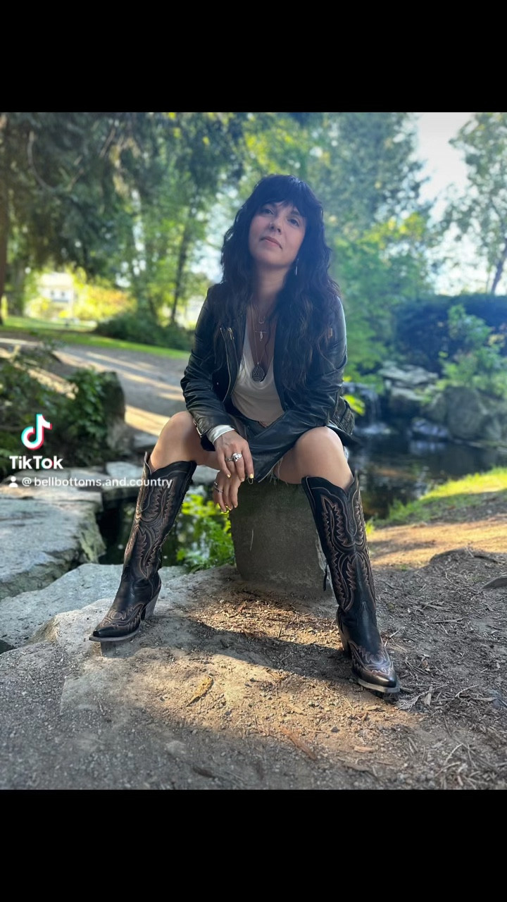 Boots, denim, and leather my favourite combination perfect for a night out🌻 Just remember clothes are for wearing but boots are for living in🐴

Jacket 6 |Boots 7 | Shorts 6 | Shirt S

Jewelry by @thepirateandthegypsyjewelry

#ootd #westernfashion #westernstyle #westernchic #cowboyboots #ariatboots #fashioninspo 

#LTKShoeCrush #LTKStyleTip #LTKBeauty