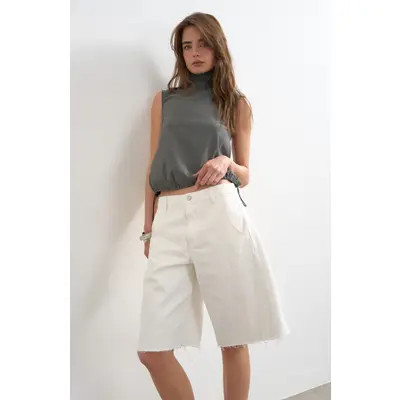 Topshop Barrel Leg Jeans Shorts in Mblue at Nordstrom, Size 16 | Nordstrom