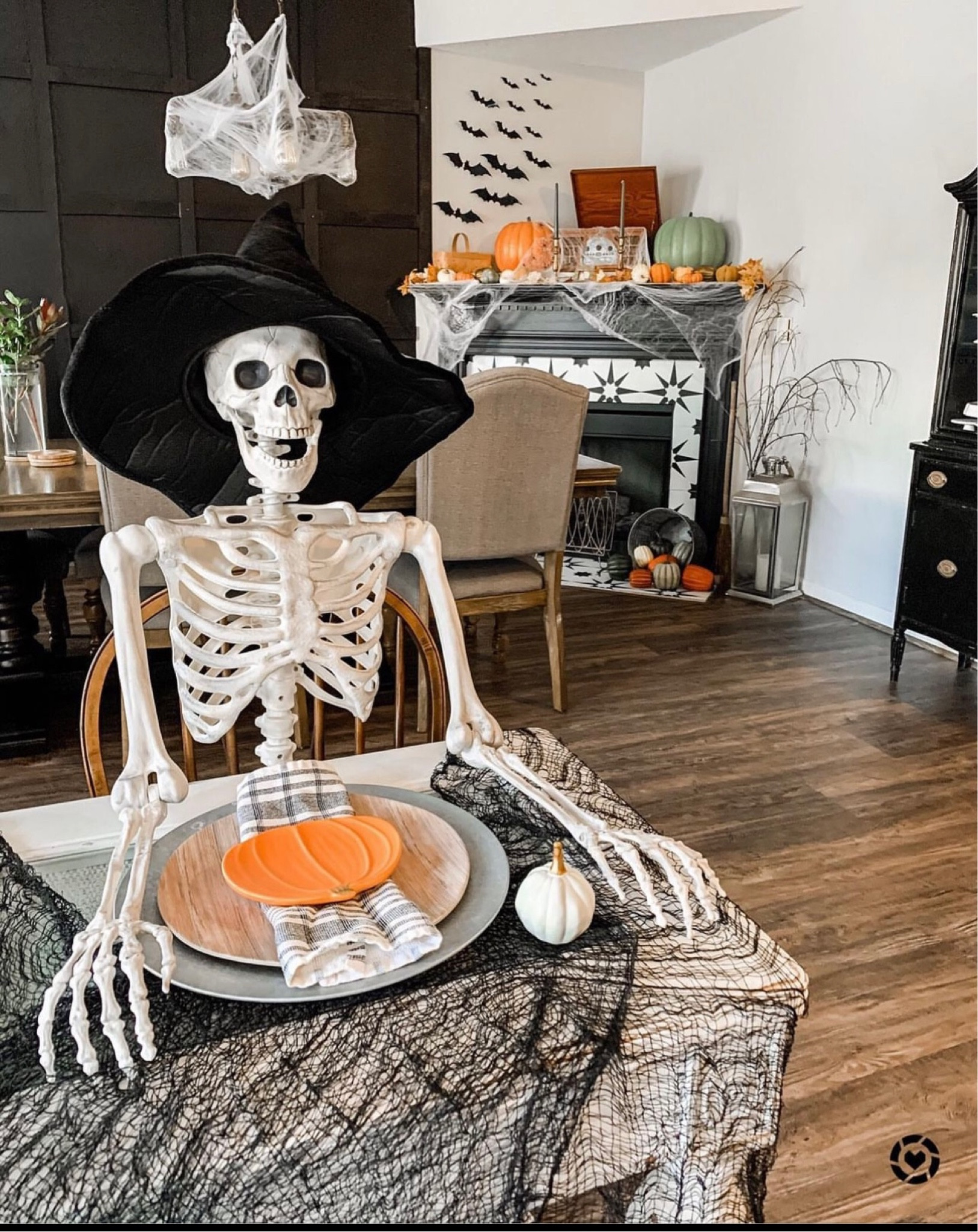Halloween decor

Halloween, Halloween decor, home decor, home style, interiors, skeleton, skeleton decor, spooky decor, 

#LTKHalloween #LTKSeasonal #LTKHoliday