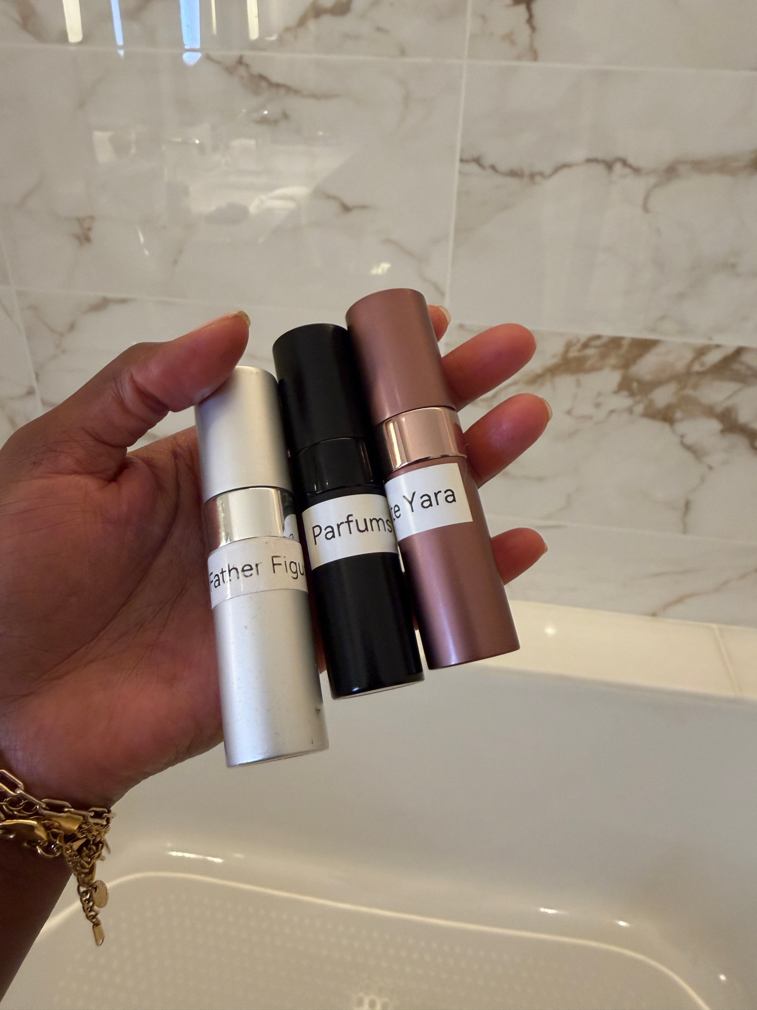 travel perfume bottles..great way to bring your faves on vacay without having to buy travel sizes 

 