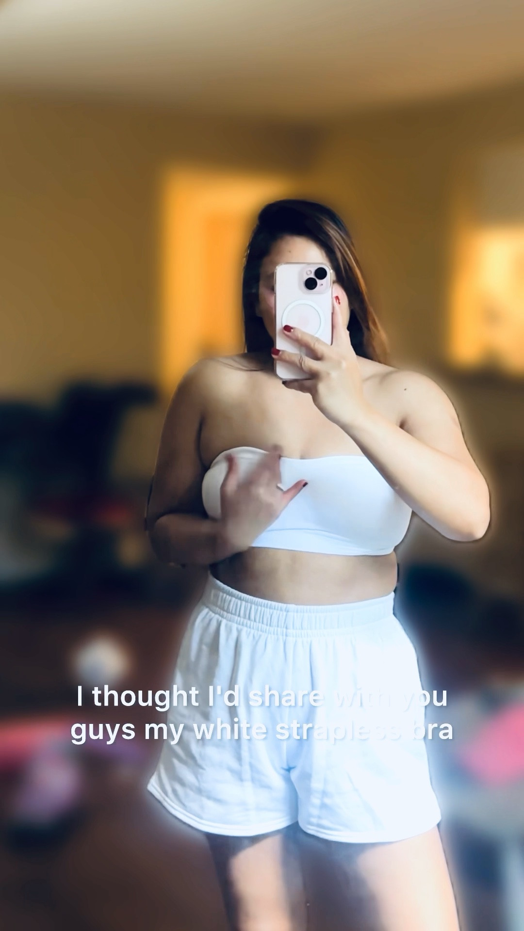 The strapless bra that made me stop adjusting my bra every 5 minutes. 😂🤍

I’ve been reaching for this every time I wear tube tops or off-the-shoulder outfits. The silicone grip helps it stay in place, it’s wireless, seamless, and surprisingly comfortable.

Low stock ‼️