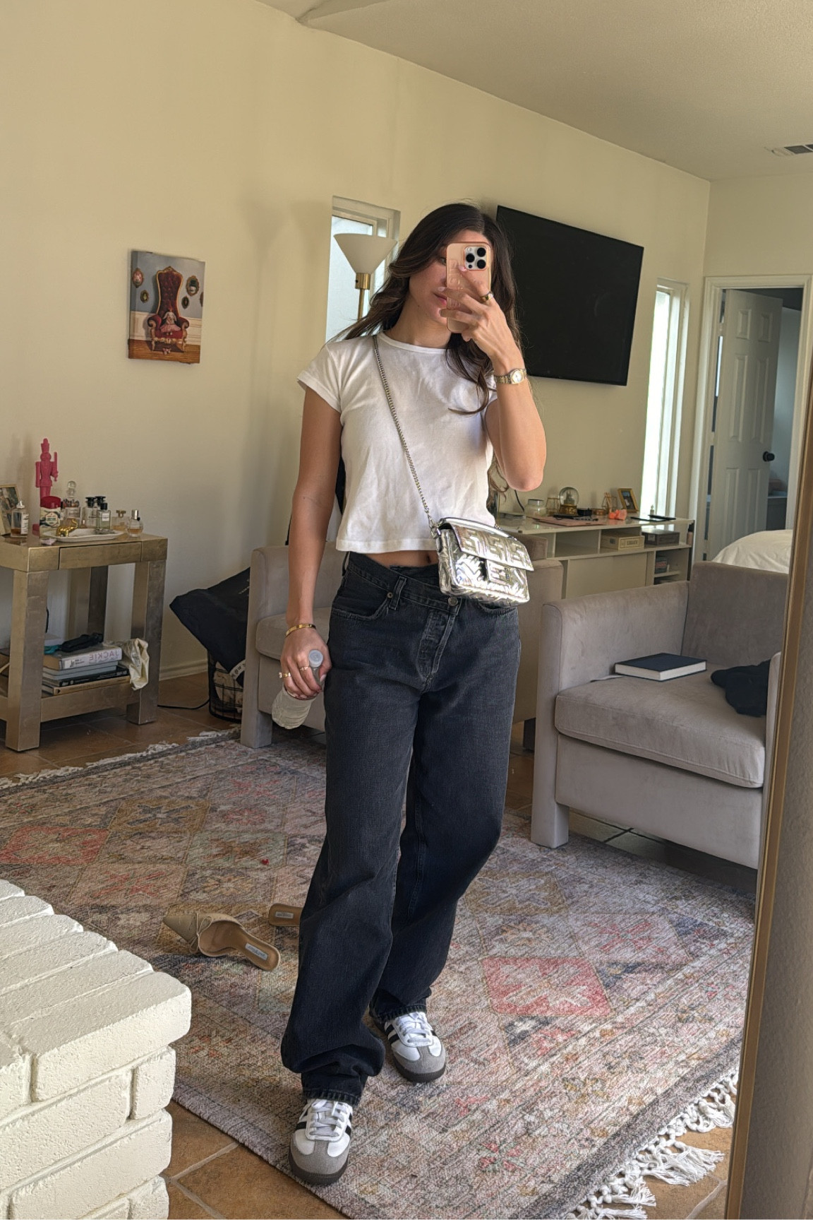 Easy casual outfit to quickly throw on!! I’m 5’1 and I feel like these agolde jeans fit perfectly oversized  

#LTKfindsunder100 #LTKU #LTKSeasonal
