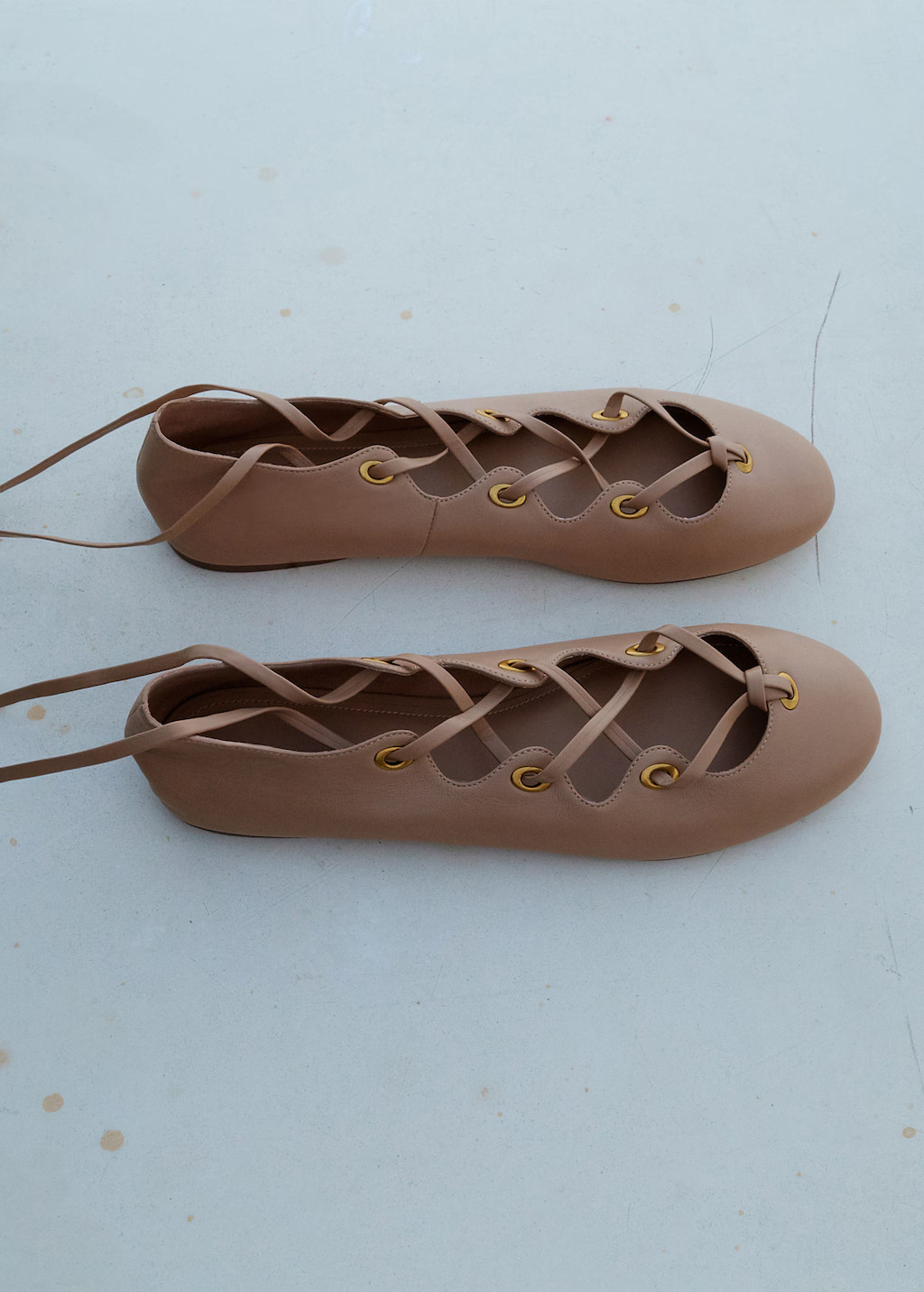 Leather ballet flats with crossed straps | Mango (US/MX/AU)