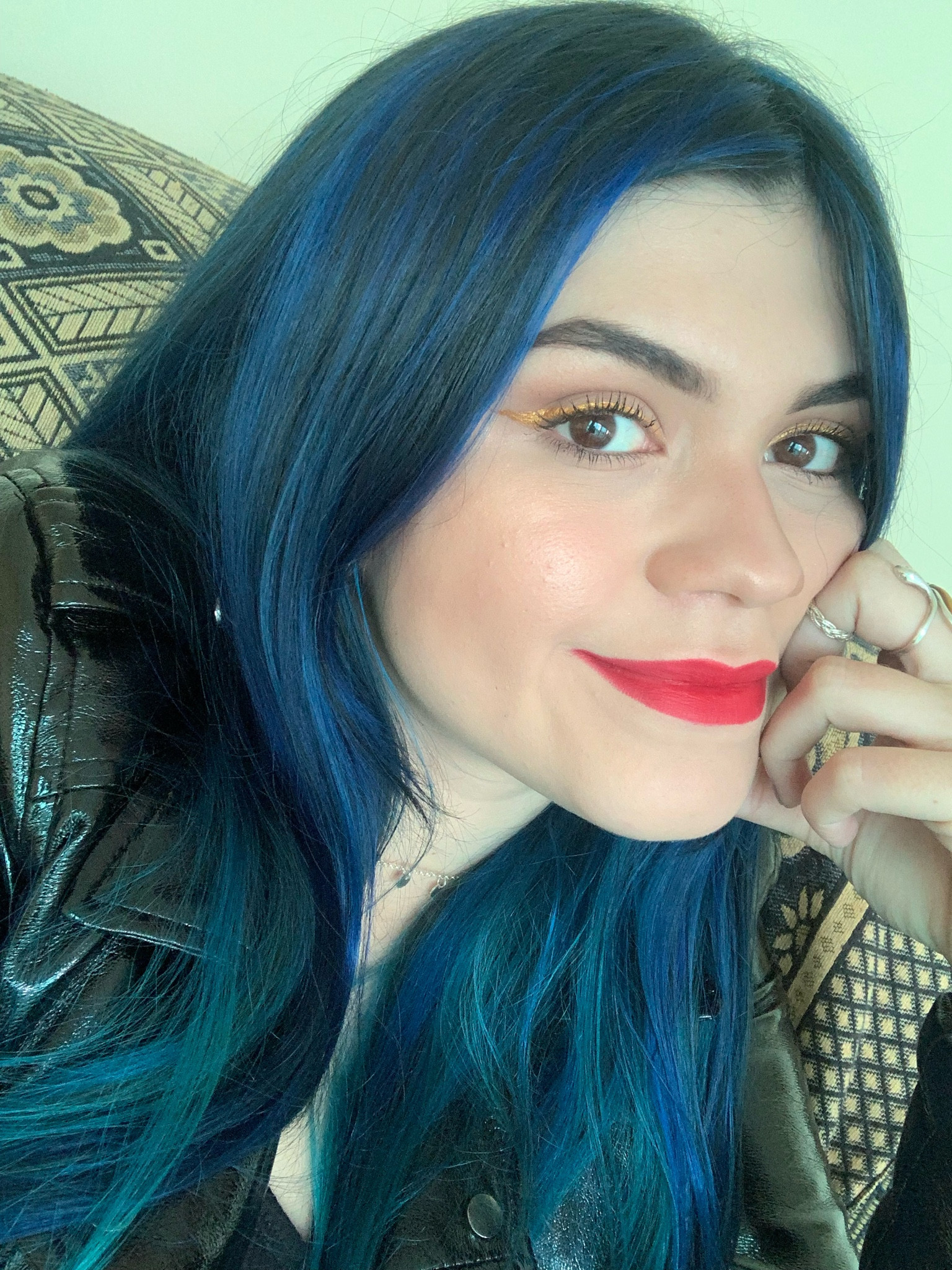 Saudade do cabelo azul 💖 Amooo esse delineador dourado da Luisance. Ninguém dá nada por ele mas é maravilhoso 😍 
E o batom é um clássico da Mac, o Ruby Woo 💄 

#LTKbrasil #LTKbeauty