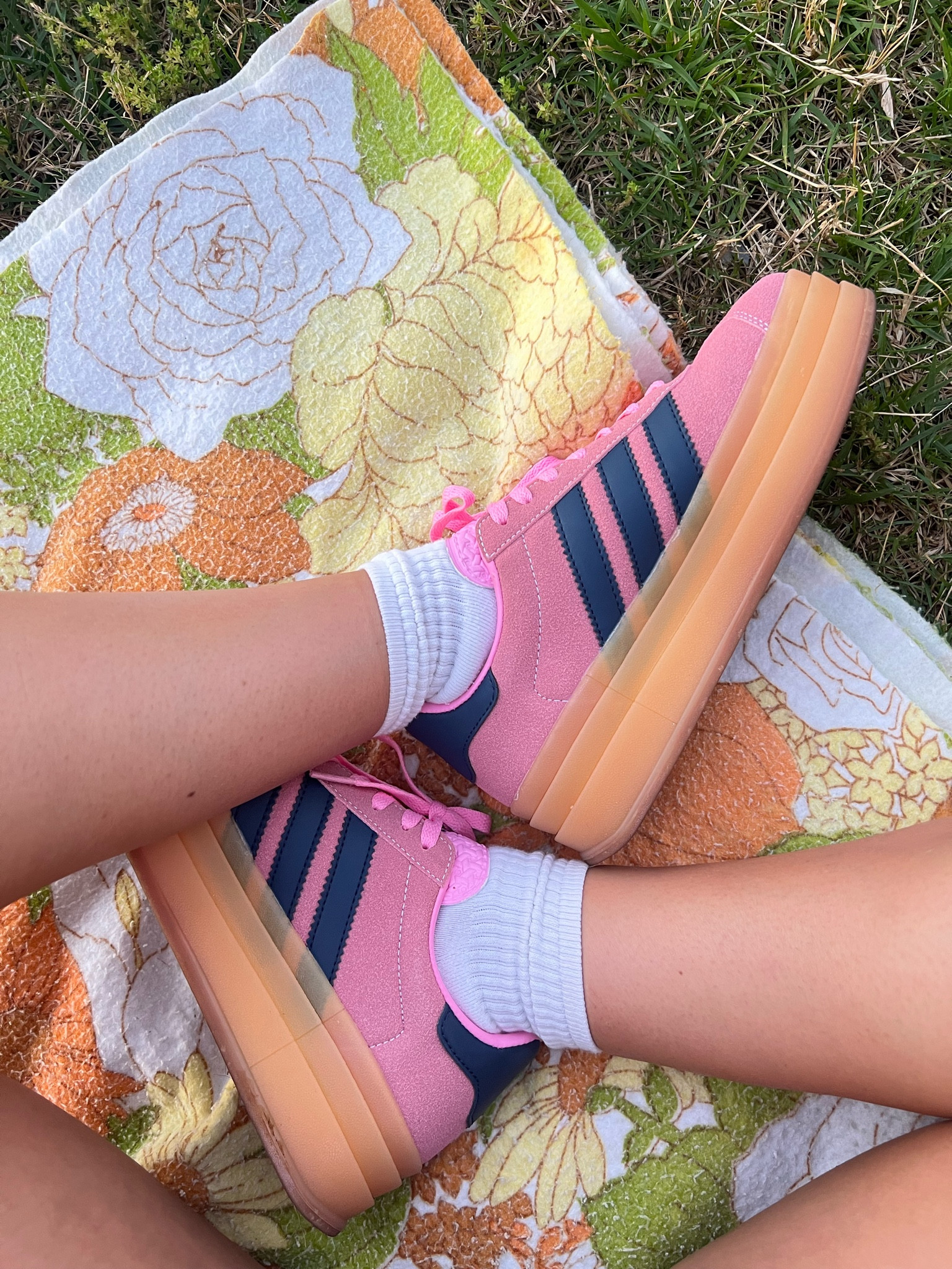 This color though.. 🩷


#adidas #adidasgazelle #adidasgazelleplatform #pinkadidas #pinkgazelles #pinkplatformadidas #pinkplatformgazelles #platformsneaker #platformsneakers #summersneaker #sneakerofthesummer #summersneakers #cutesneakers 