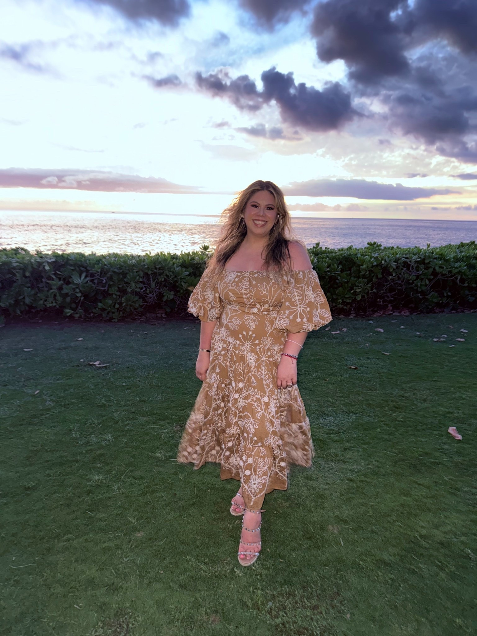 Dress I wore in Hawaii for family photos 🌴🏖️

#LTKTravel