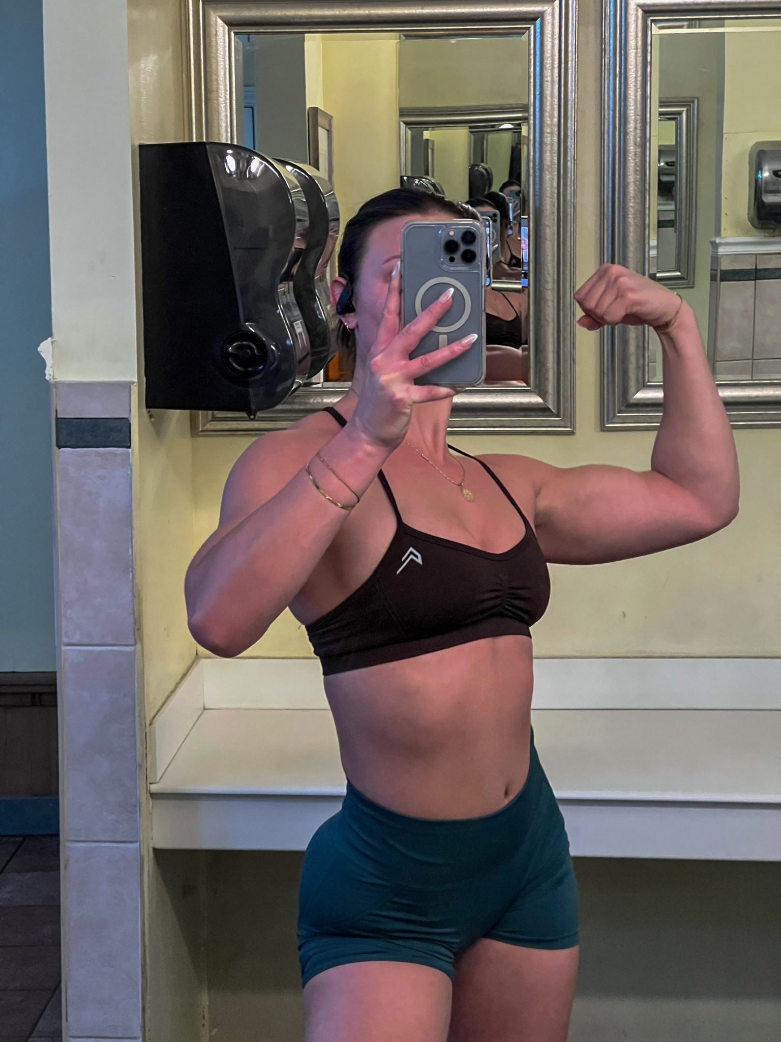 color shorts is sold out but they are effortless shorts 

shorts: medium
bra: small 

#LTKStyleTip #LTKFindsUnder50 #LTKActive