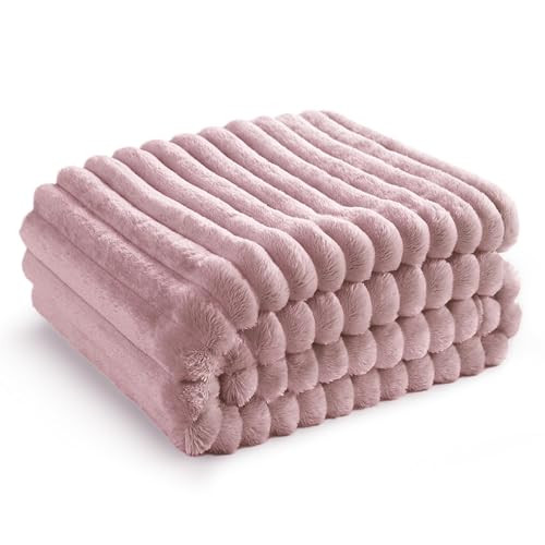 Bedsure Pink Fleece Blanket for Couch - Super Soft Cozy Blankets for Women, Cute Small Blanket fo... | Amazon (US)