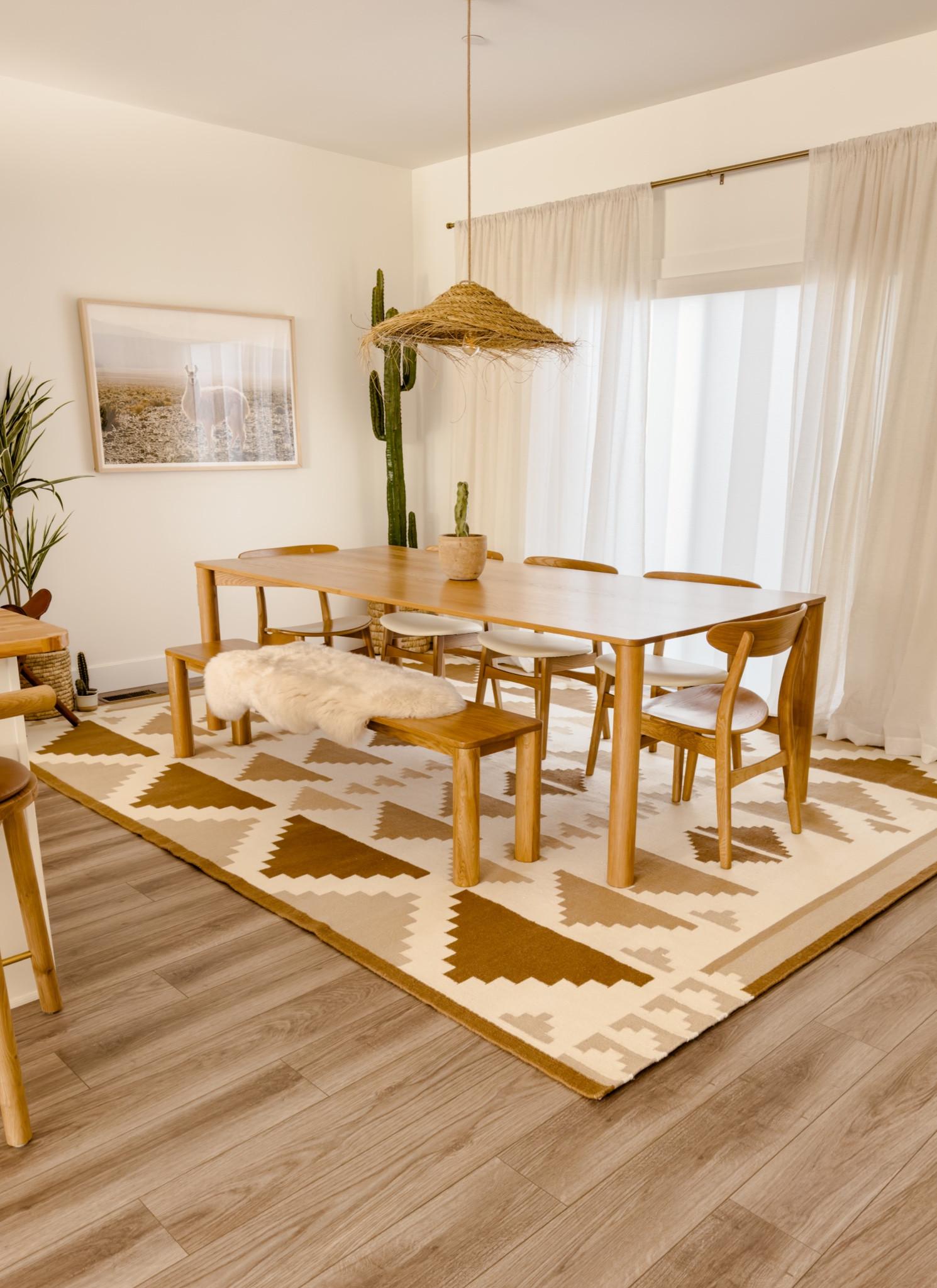 Dining room refresh 🌵New rug on sale!!

#LTKhome #LTKsalealert #LTKSpringSale