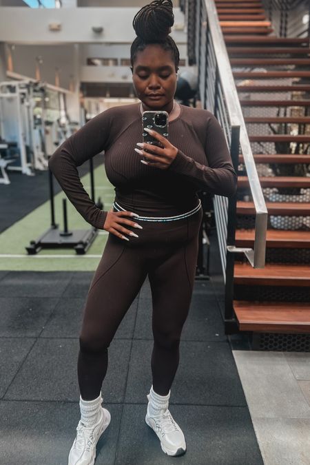 This chocolate brown workout set from H & M is so comfy and is perfect for training or yoga. I also bought the matching bra  

#LTKunder50 #LTKfitness #LTKmidsize