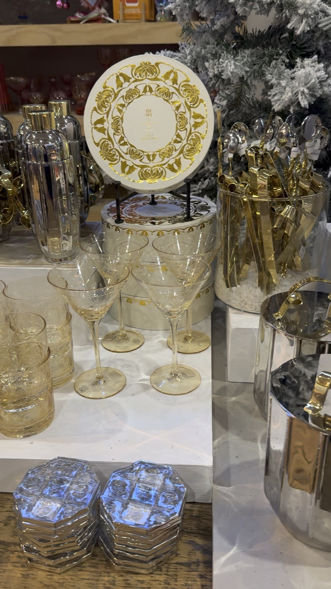 Cocktail enthusiast!! 

Coupe, martini, Mixology, bartender, shaker,bar cart, hostess gift, Anthropologie , the Met, nice gift, coaster 



#LTKGiftGuide #LTKHoliday