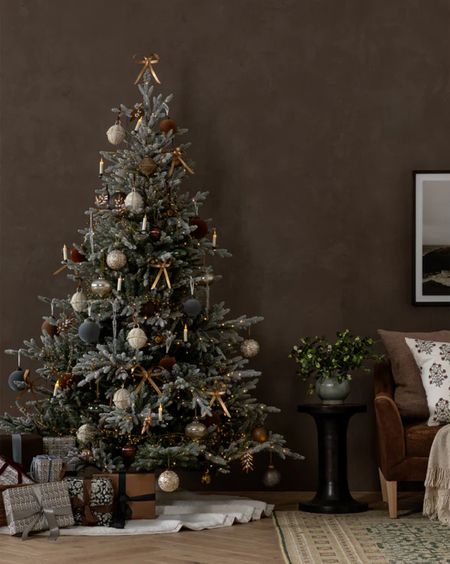 Christmas tree, McGee and Co Christmas collection, Christmas ornaments, tree skirt #Christmas #holiday 

📷: McGee & Co 

#LTKHoliday #LTKhome #LTKfamily