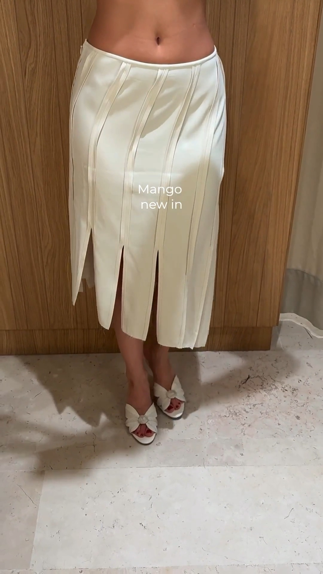 This skirt looks so good👌size XS