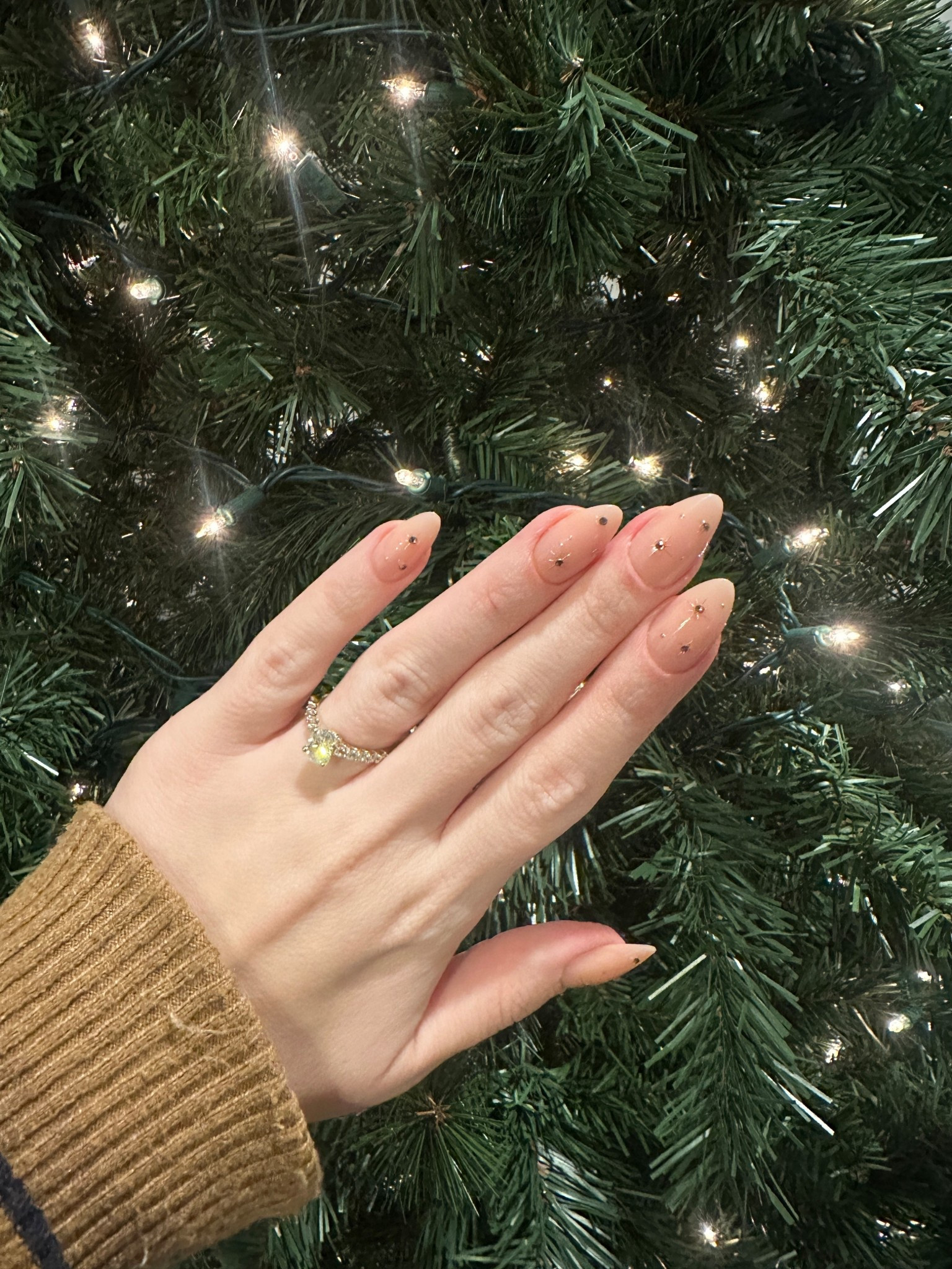 These Glamnetic press-on nails are giving Glinda!💖🪄 Obsessed and ready for the holidays!! 

#LTKBeauty #LTKHoliday #LTKGiftGuide