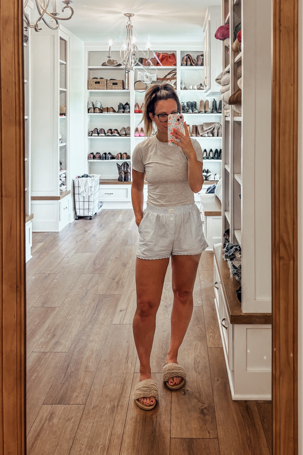 Saturday morning “nothing to do” cozy fit! Wearing a small in the top and small in the bottoms (they run big)  

#LTKHome #LTKFindsUnder50 #LTKSeasonal