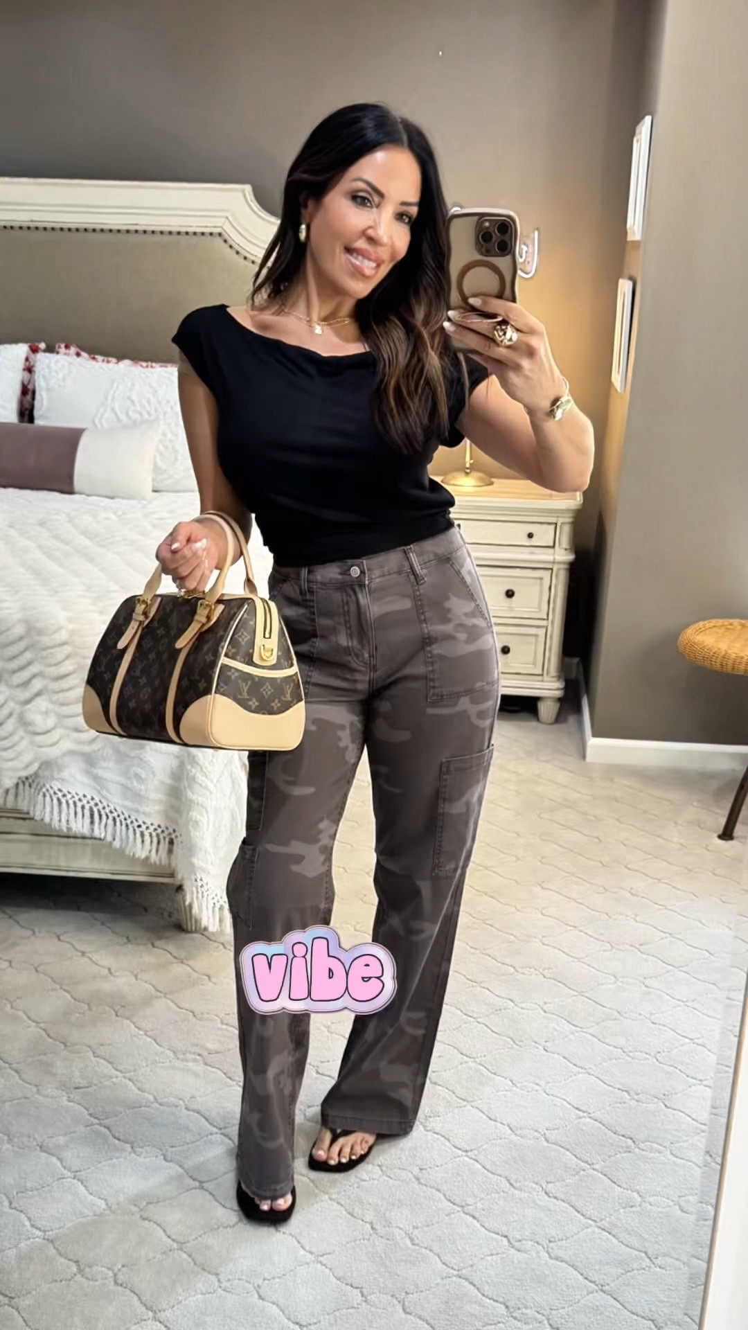 These viral Walmart cargo pants are finally BACK IN STOCK! 🙌🏼 Camo is my absolute favorite pattern, but they come in a few other options too.
I paired them with this brand new cropped top that naturally falls off the shoulder for that effortless, high-end look without the price tag. Kept the budget-friendly vibes going with these brown faux-suede shoes—yep, also from Walmart! 🤎
Grab this look now before it sells out again! 🏃🏽‍♀️💨
#WalmartStyle #OOTD #AffordableFashion #CargoPants #ViralStyle
