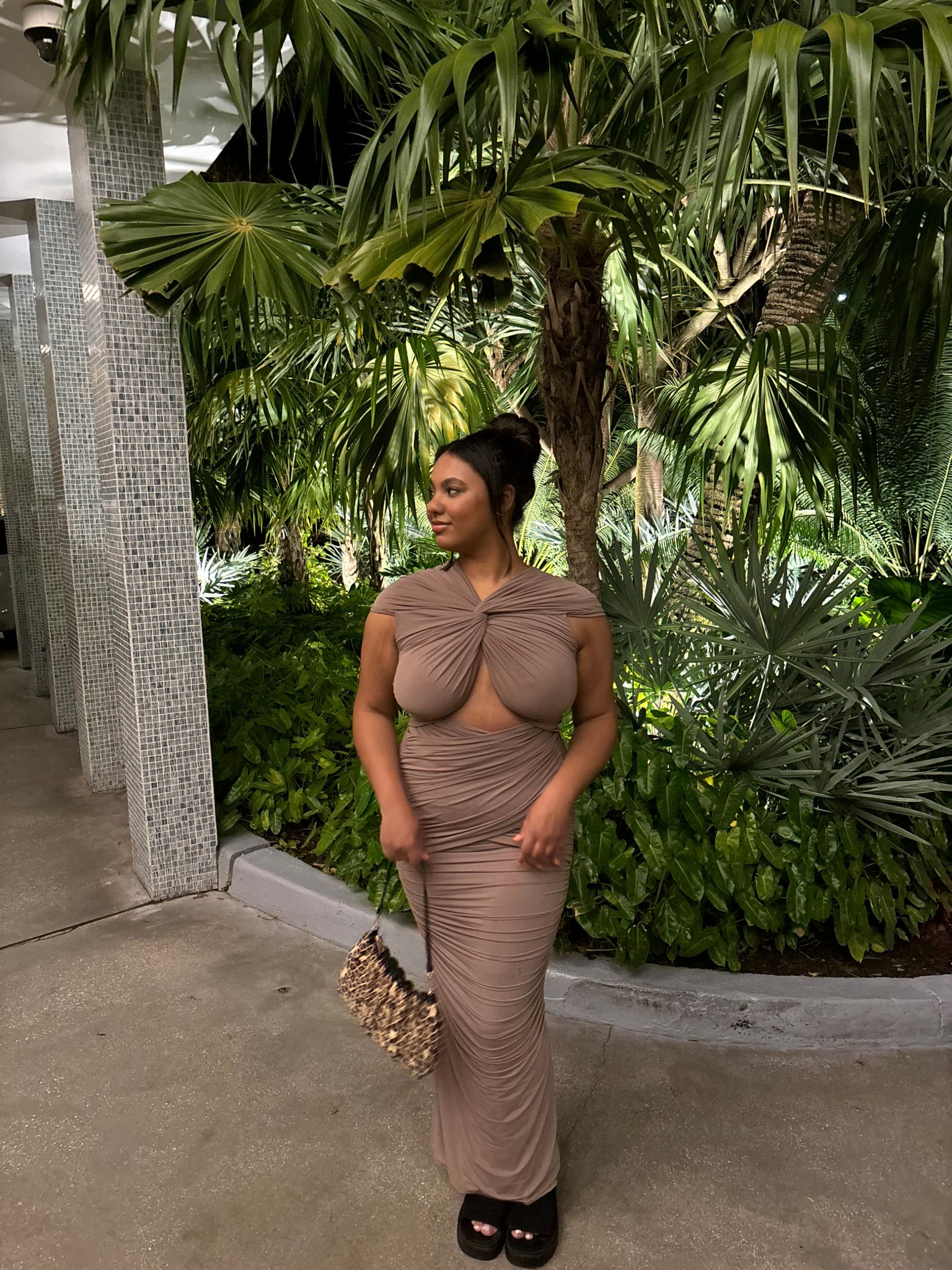 Perfect Miami dress! Purse is lulus but sold out 

#LTKTravel #LTKSeasonal #LTKStyleTip