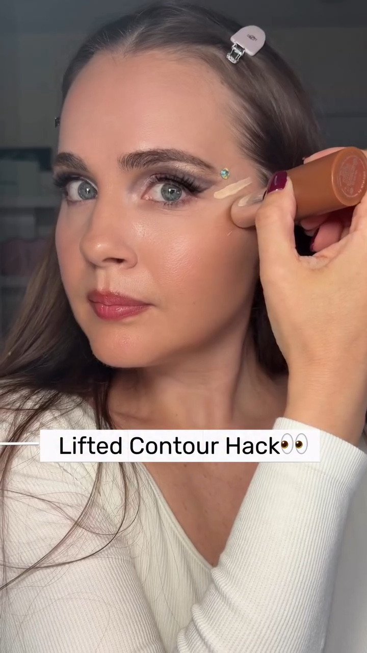 Lifted Contour Hack👀 Would you try it?? •
-
using:
@armanibeauty concealer 02
@diorbeauty bronzing stick 02
@yslbeauty blush 44

cc: @velabeauty
#beautytips #contour #makeuphacks #viral #beautyhacks

#LTKbeauty #LTKcanada