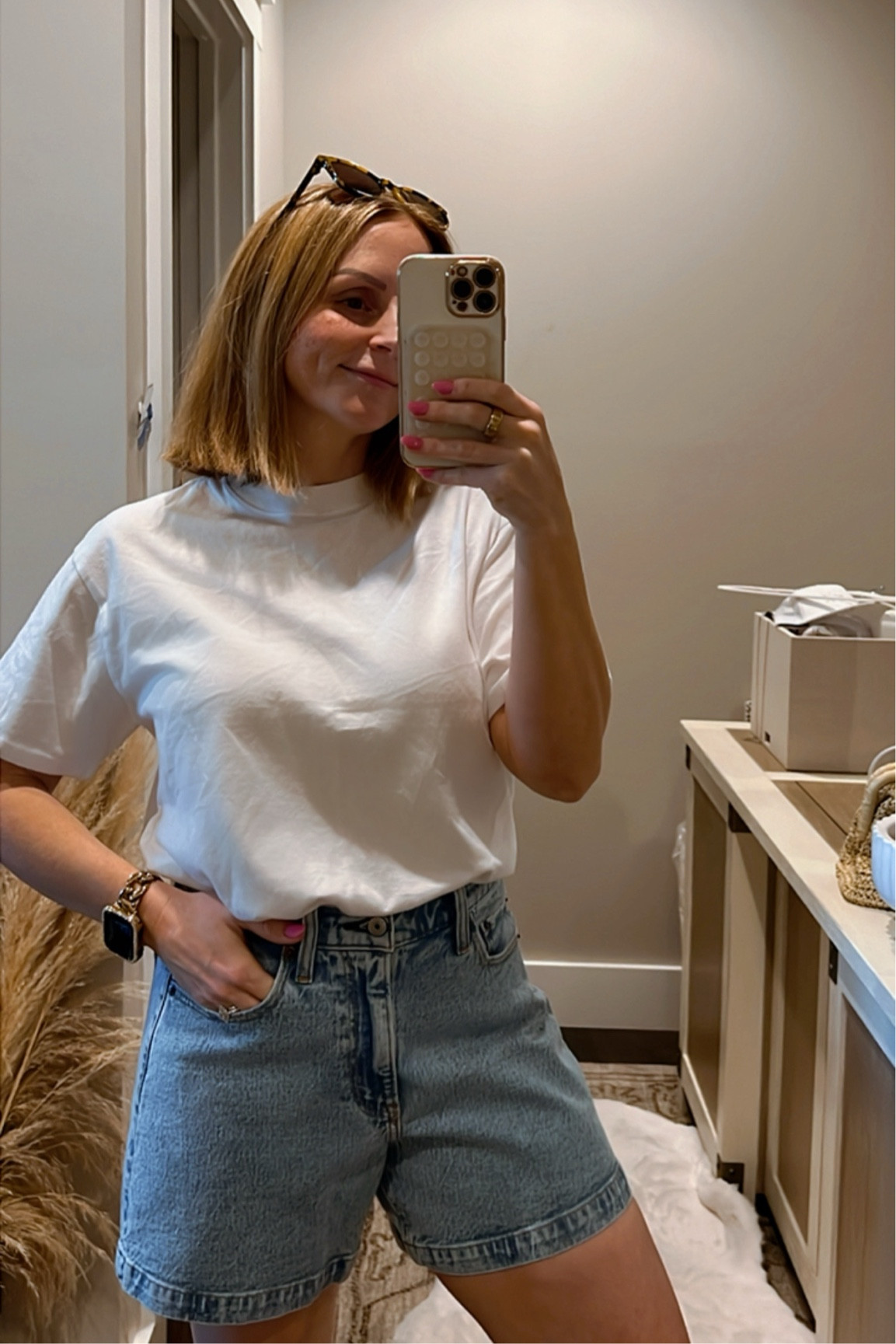 All on sale! Sale ends tonight 

True to size. Wearing small top and 27 jean shorts ♥️

A&F Abercrombie shorts t shirt
White tee
Summer outfit 

#LTKSeasonal #LTKSpringSale #LTKfindsunder50