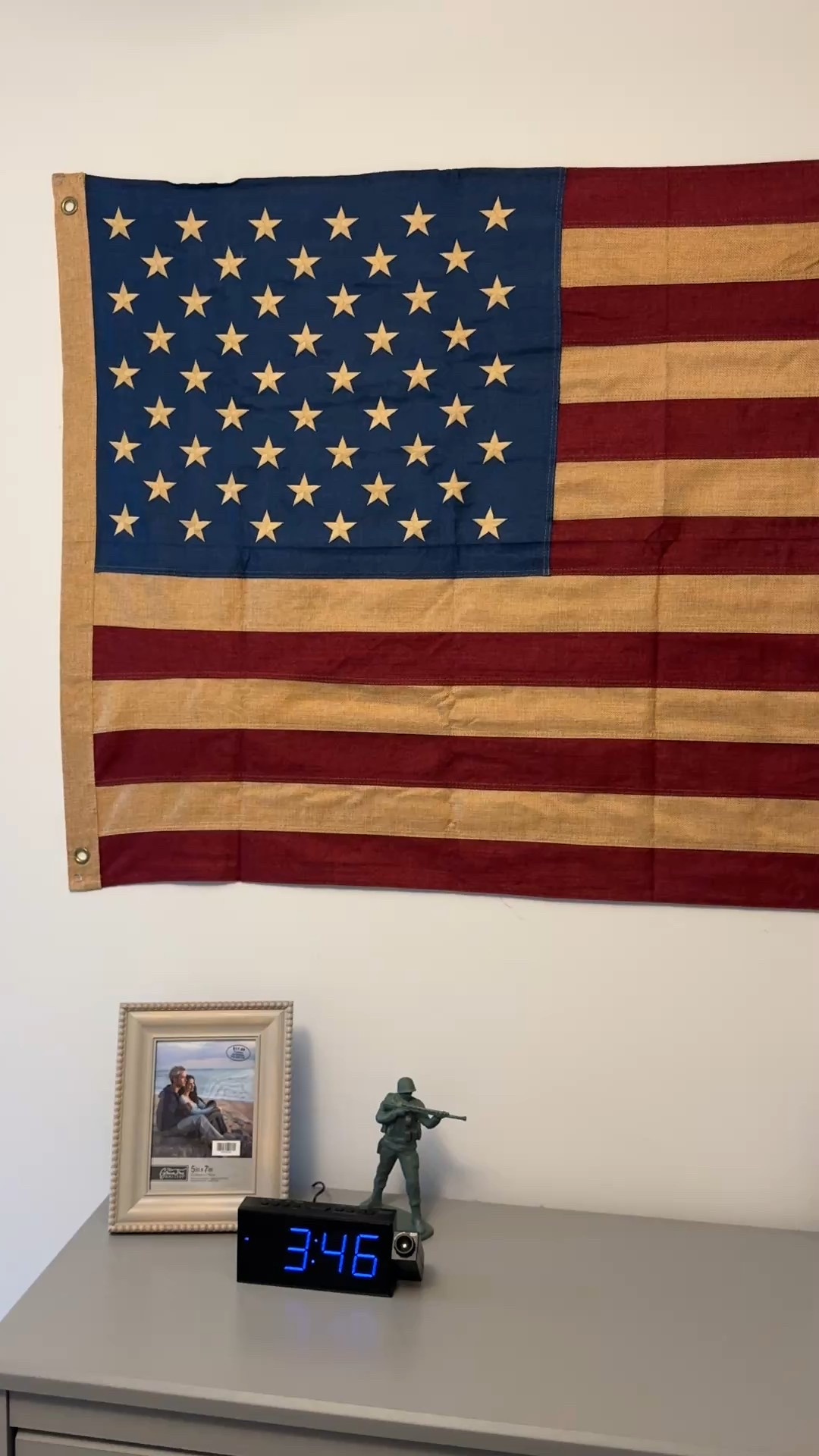 This burlap American flag is an Amazon find!

#LTKFindsUnder50 #LTKHome